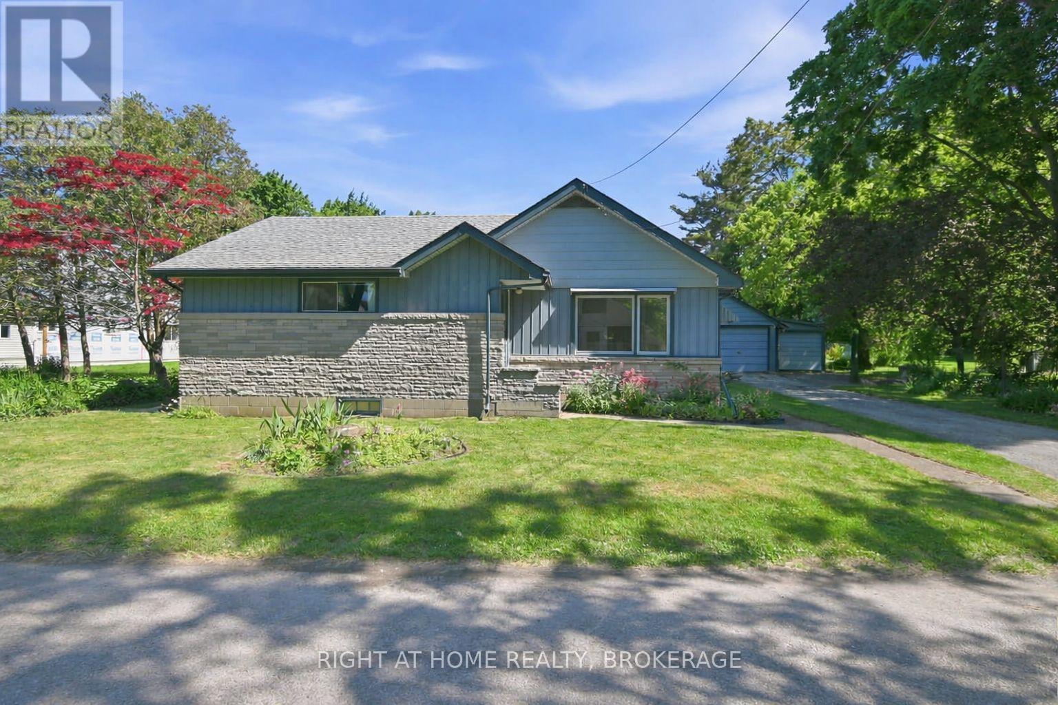 3906 Alexandra Road, Fort Erie, Ontario  L0S 1B0 - Photo 2 - X12643230