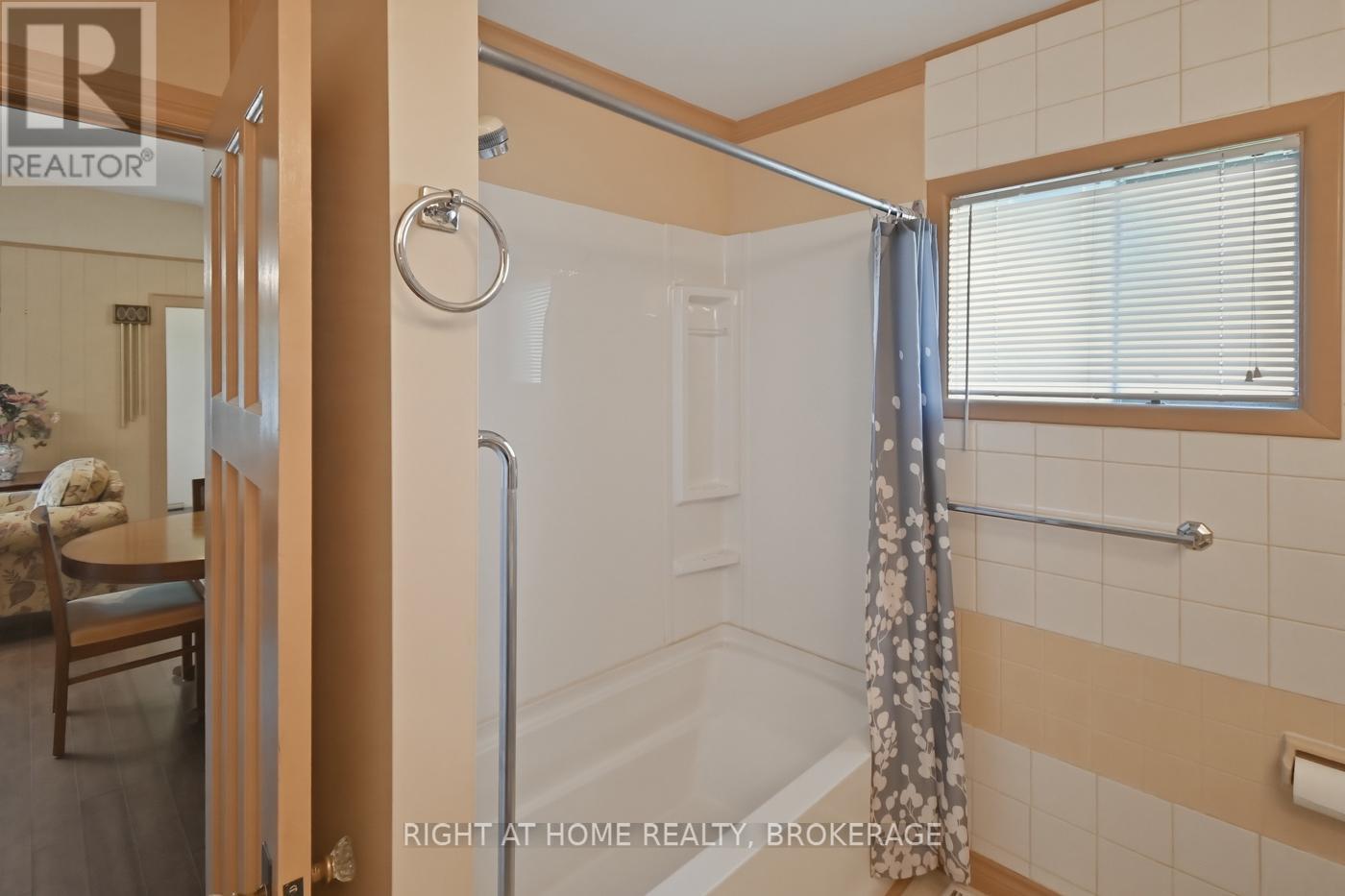 3906 Alexandra Road, Fort Erie, Ontario  L0S 1B0 - Photo 30 - X12643230