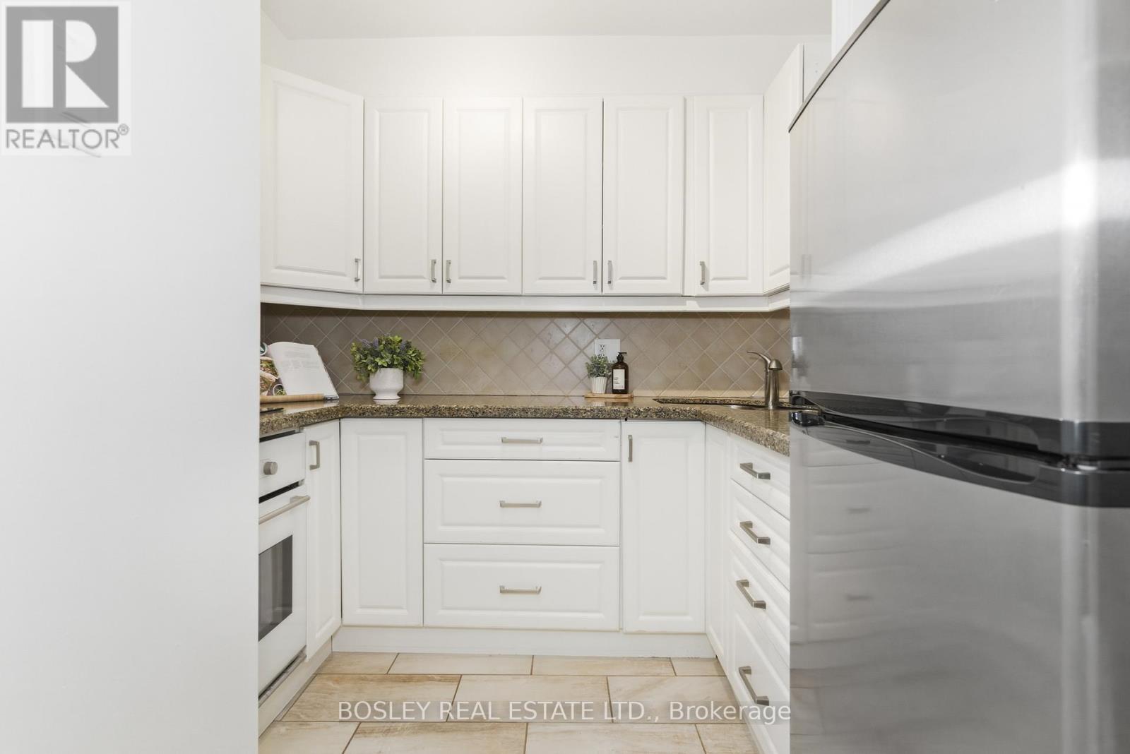 210 - 335 Lonsdale Road, Toronto, Ontario  M5P 1R4 - Photo 12 - C13445842