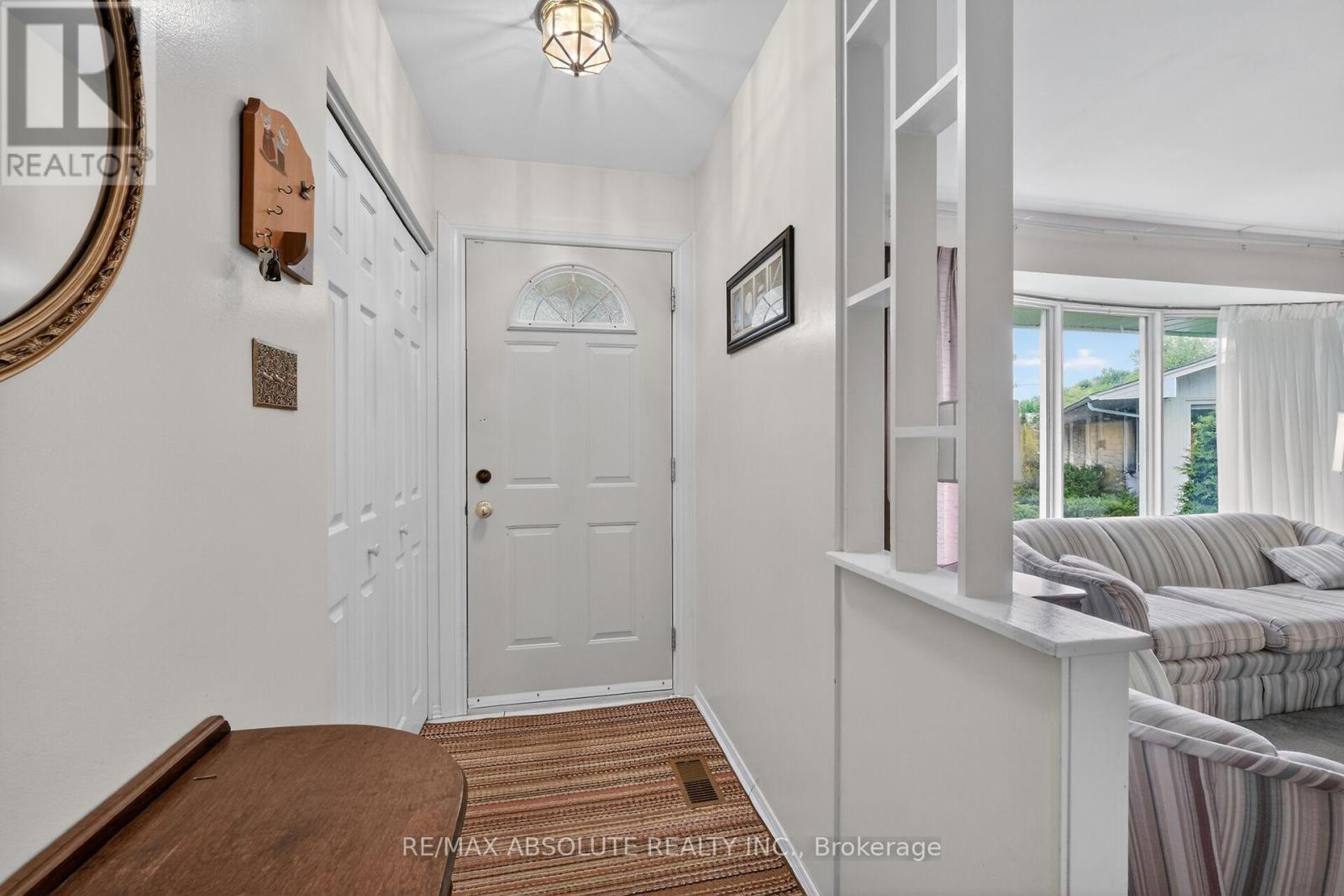59 Evergreen Drive, Ottawa, Ontario  K2H 6C5 - Photo 4 - X13446048