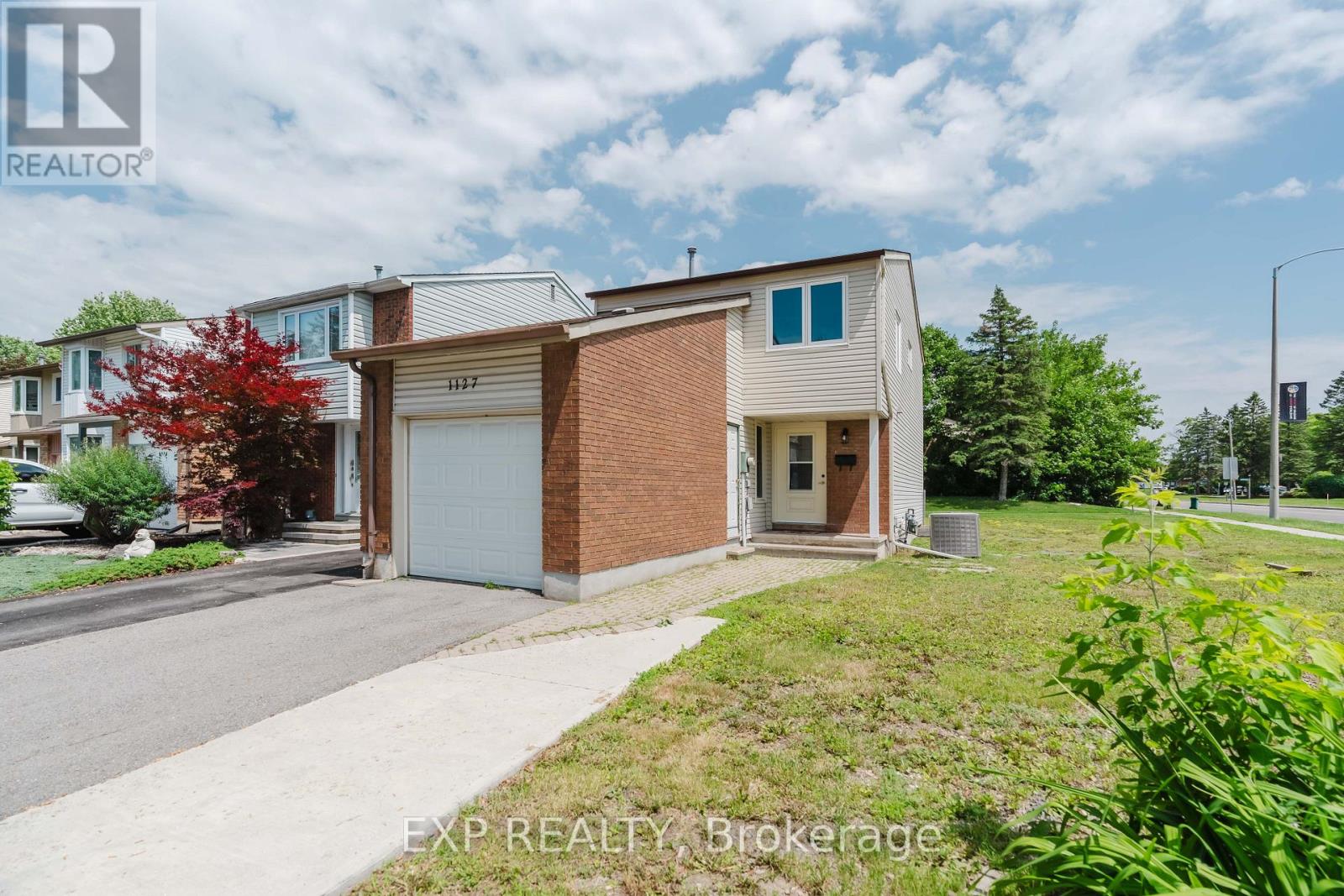 1127 Avignon Court, Ottawa, Ontario  K1C 2M2 - Photo 2 - X13446124