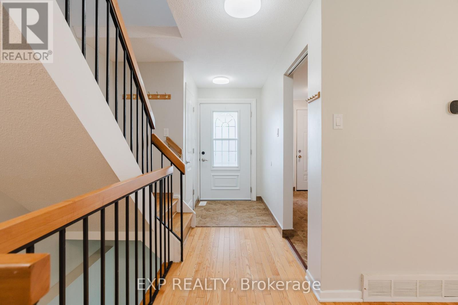 1127 Avignon Court, Ottawa, Ontario  K1C 2M2 - Photo 3 - X13446124