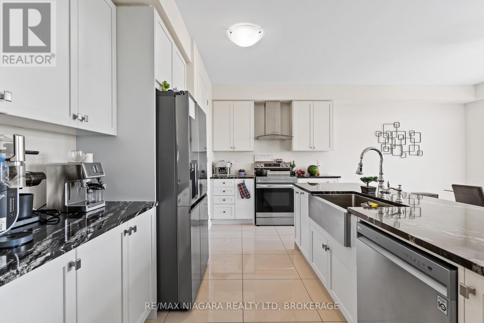 110 Explorer Way, Thorold, Ontario  L2V 0K3 - Photo 10 - X13445974