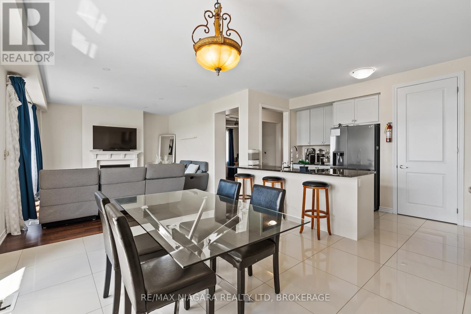110 Explorer Way, Thorold, Ontario  L2V 0K3 - Photo 13 - X13445974