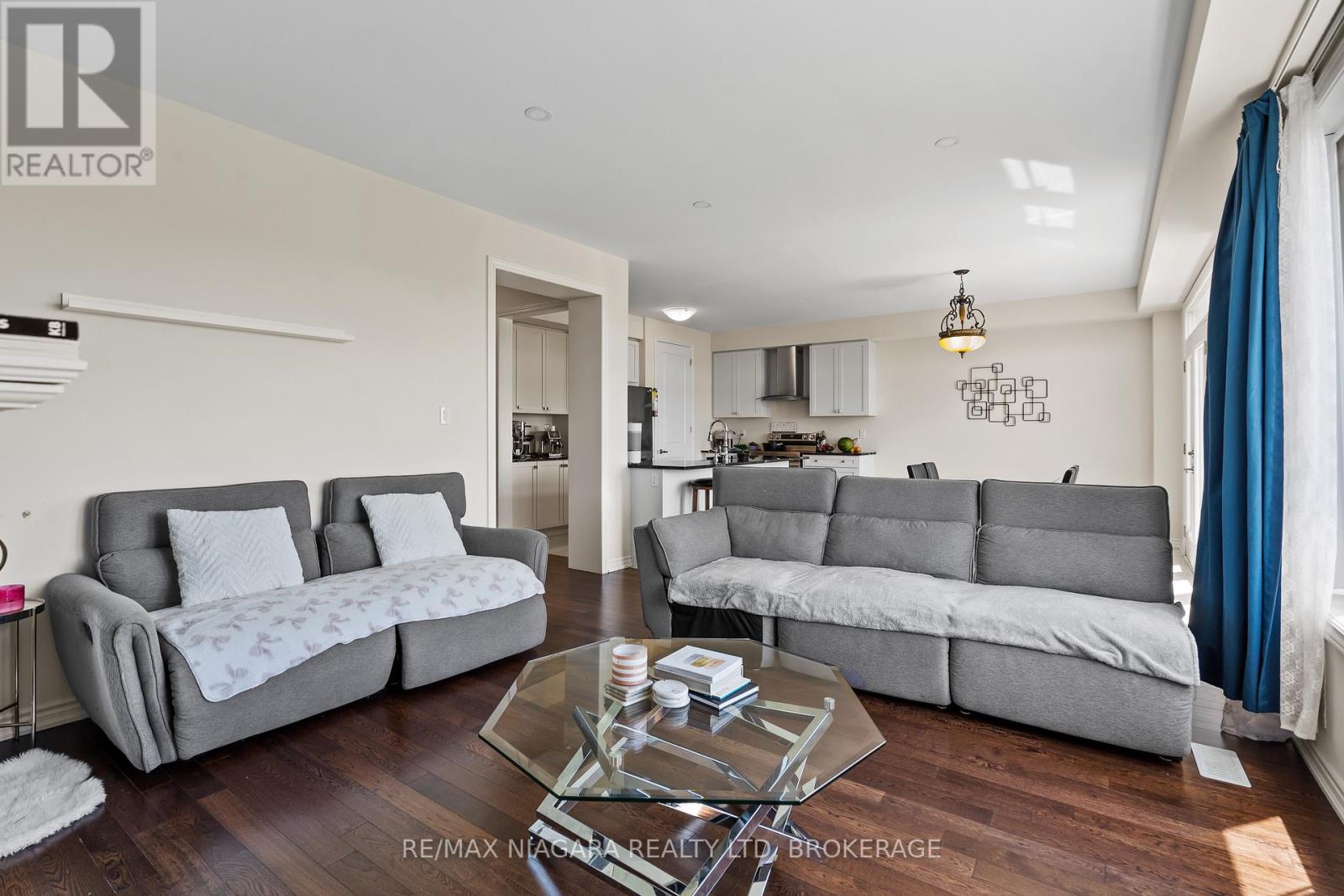 110 Explorer Way, Thorold, Ontario  L2V 0K3 - Photo 16 - X13445974
