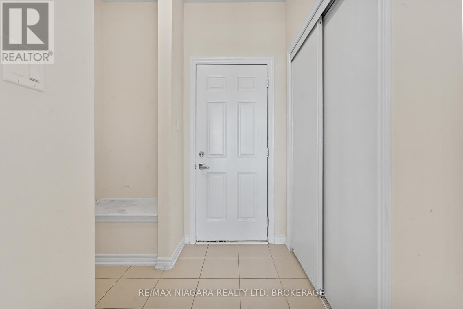 110 Explorer Way, Thorold, Ontario  L2V 0K3 - Photo 17 - X13445974