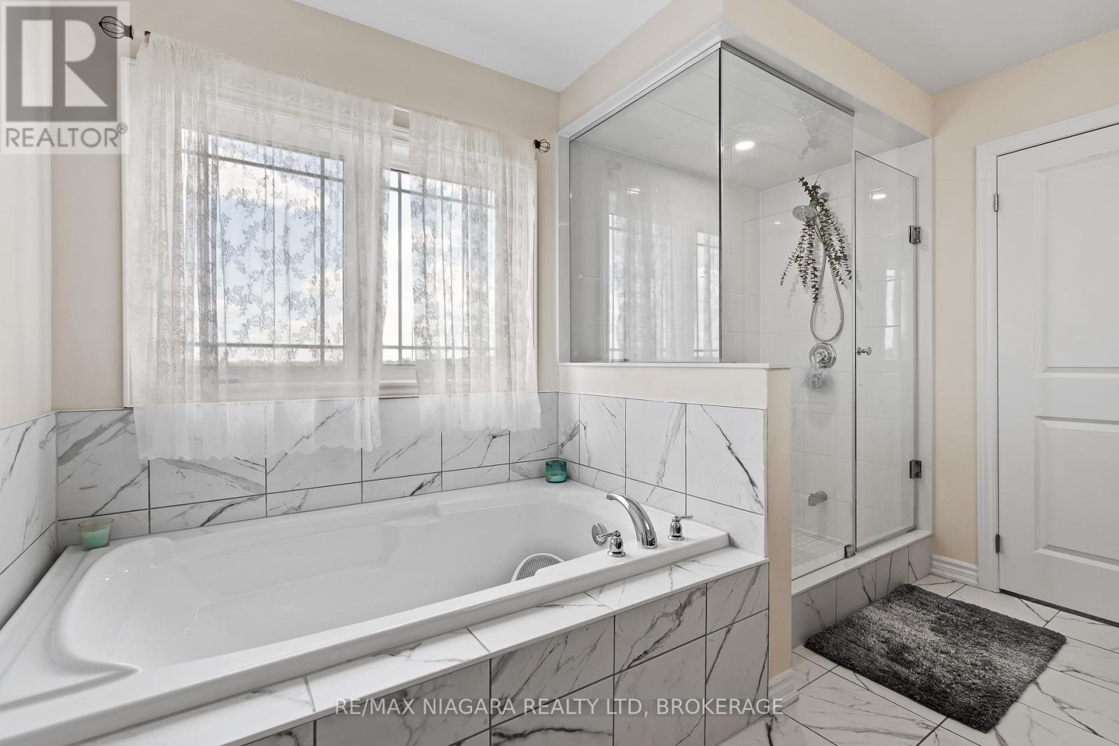110 Explorer Way, Thorold, Ontario  L2V 0K3 - Photo 19 - X13445974