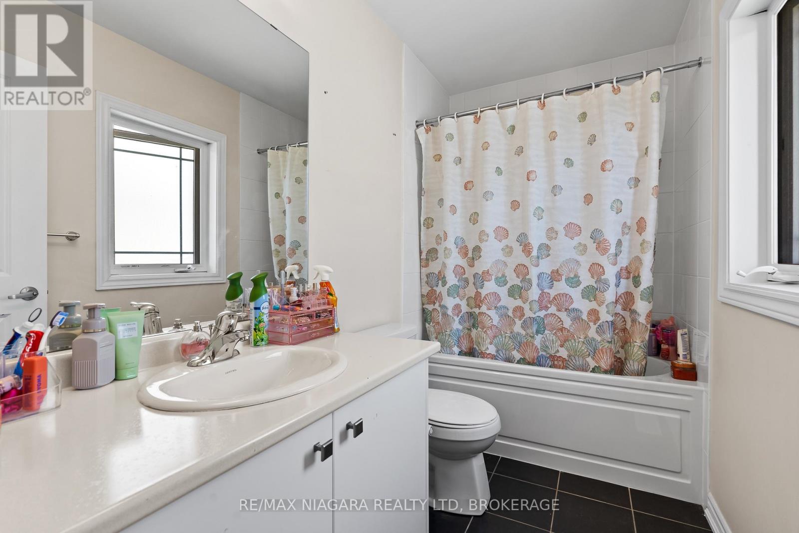 110 Explorer Way, Thorold, Ontario  L2V 0K3 - Photo 29 - X13445974