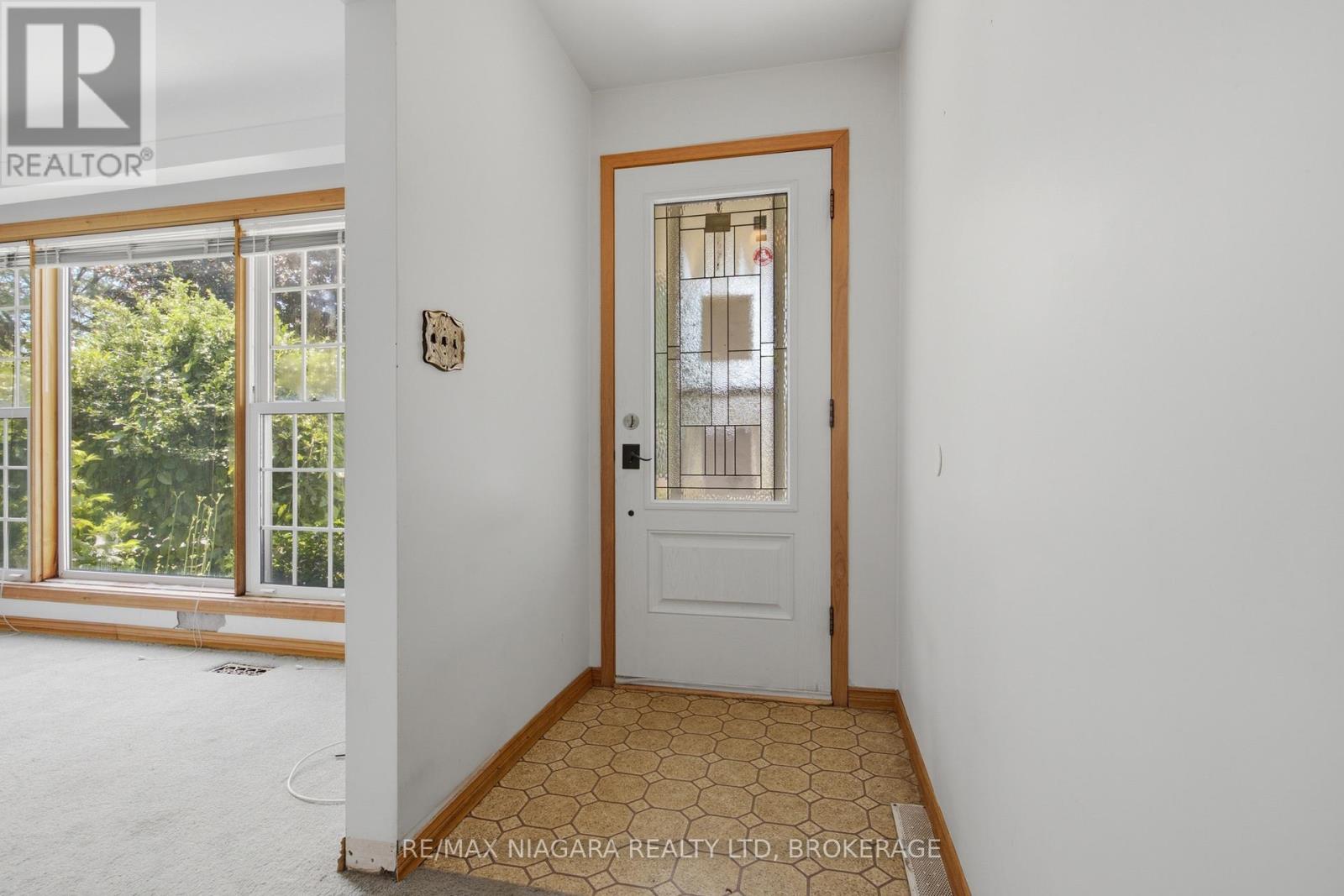 6579 Crawford Street, Niagara Falls, Ontario  L2E 5Z3 - Photo 7 - X13446056