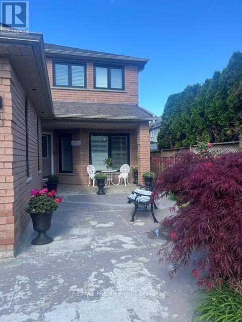 228 Veneto Drive, Vaughan, Ontario  L4L 8X7 - Photo 2 - N13445814