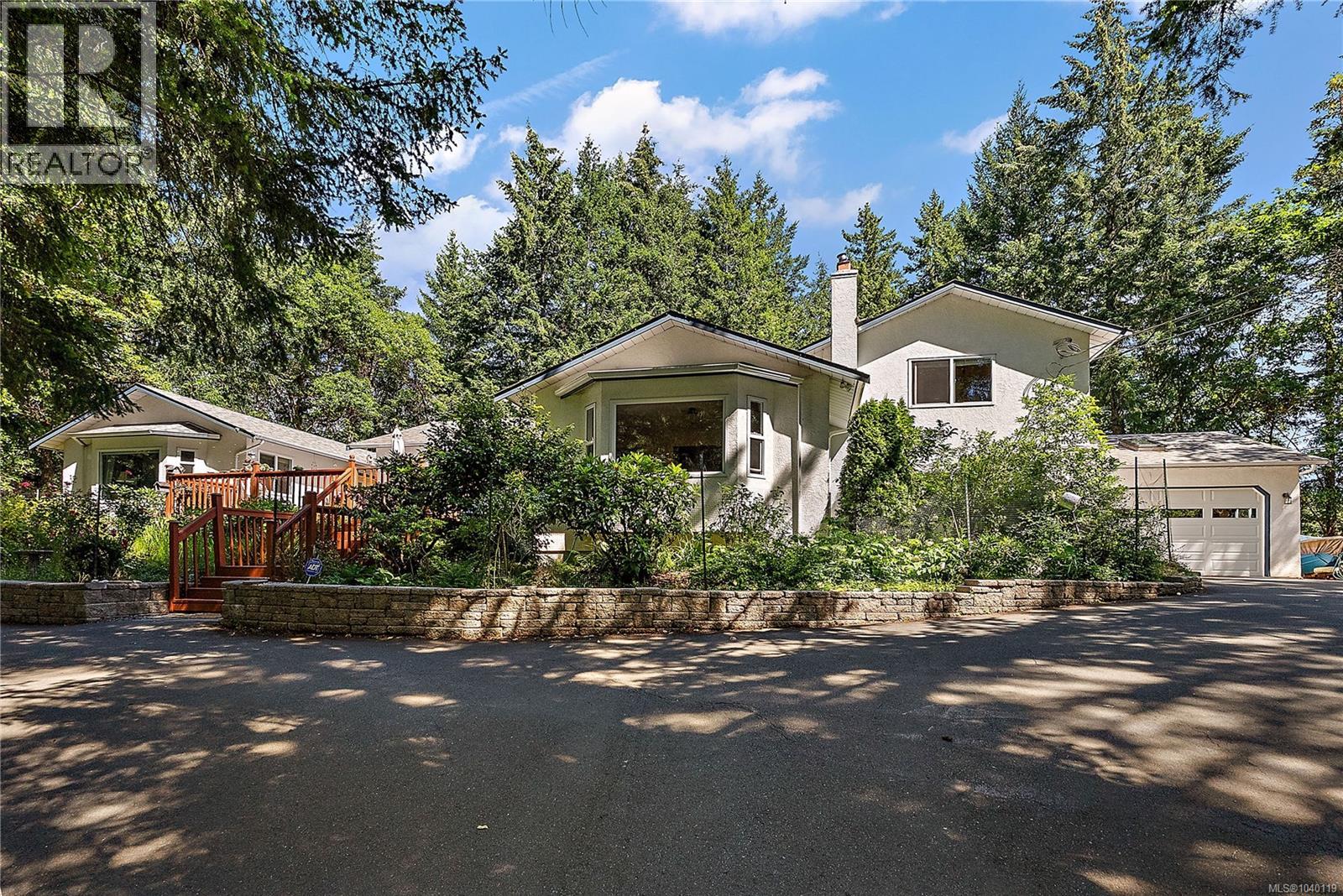 816 Finlayson Arm Rd, Highlands, British Columbia