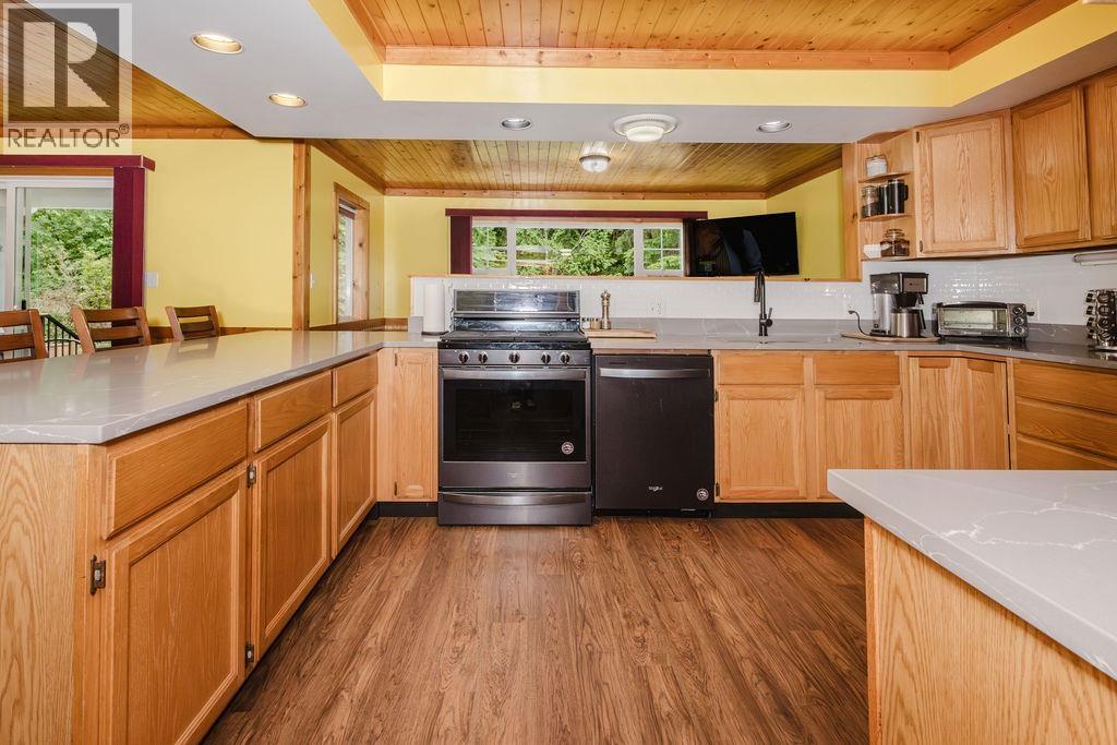 279 Lark Road, Gibsons, British Columbia  V0N 1V4 - Photo 5 - R3132974