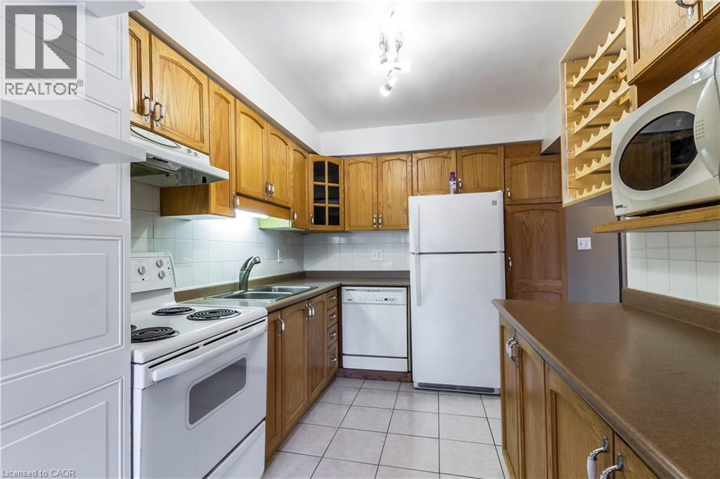 2 Royalwood Court Unit# 6, Stoney Creek, Ontario  L8E 4Y9 - Photo 6 - 40839779