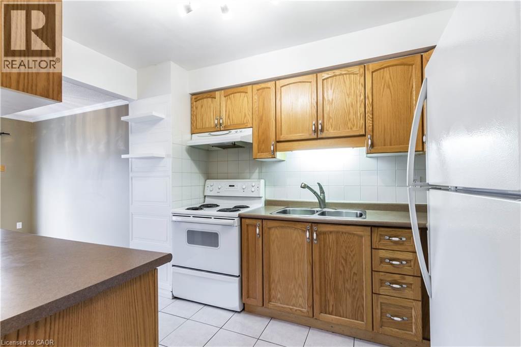 2 Royalwood Court Unit# 6, Stoney Creek, Ontario  L8E 4Y9 - Photo 8 - 40839779