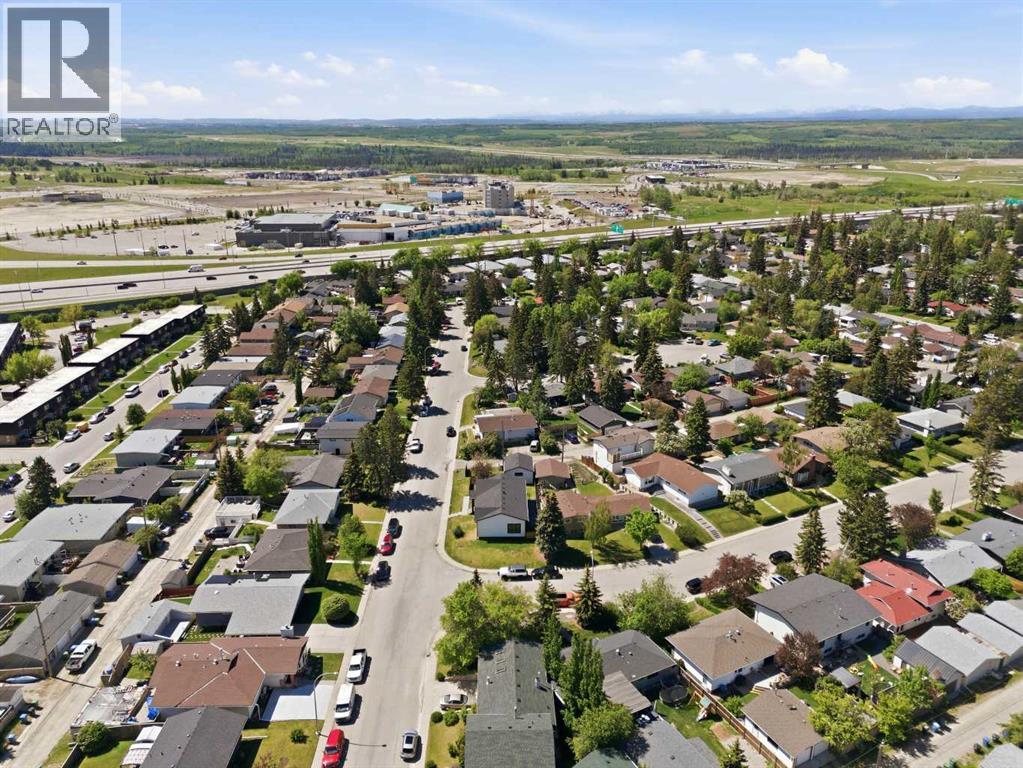 27 Glacier Drive SW, Calgary, Alberta  T3E 5A2 - Photo 42 - A2318799