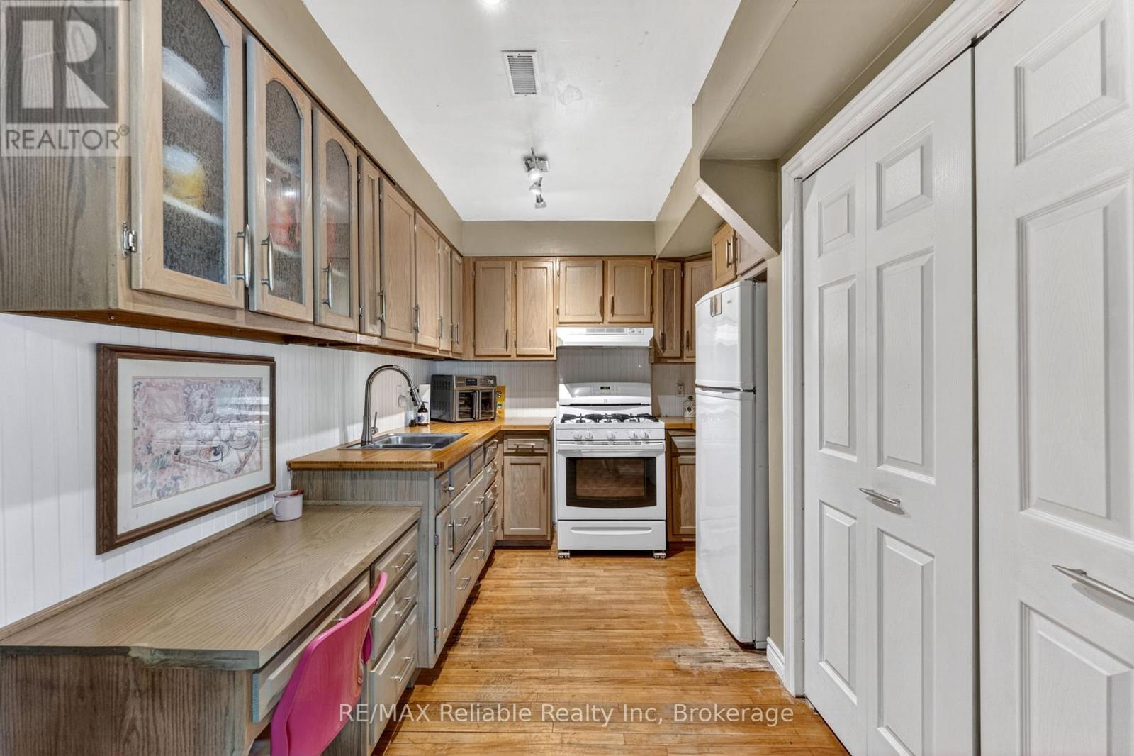 31 London Road W, Bluewater (Stanley), Ontario  N0M 1J0 - Photo 12 - X13446118