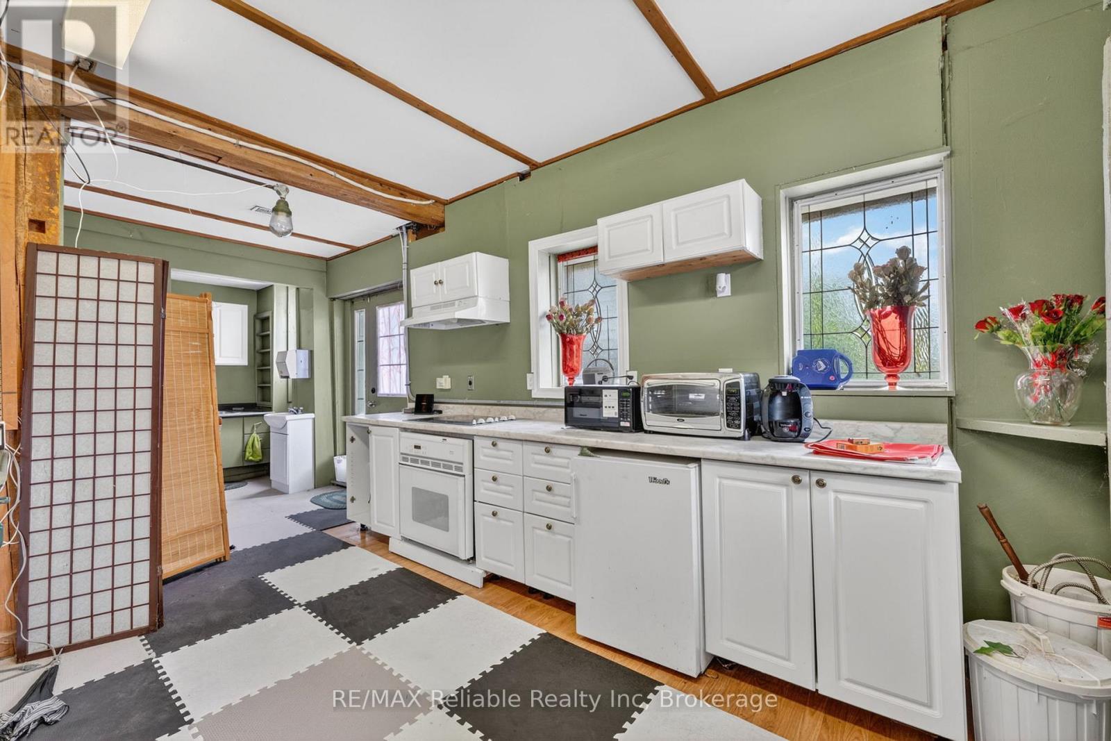 31 London Road W, Bluewater (Stanley), Ontario  N0M 1J0 - Photo 6 - X13446118