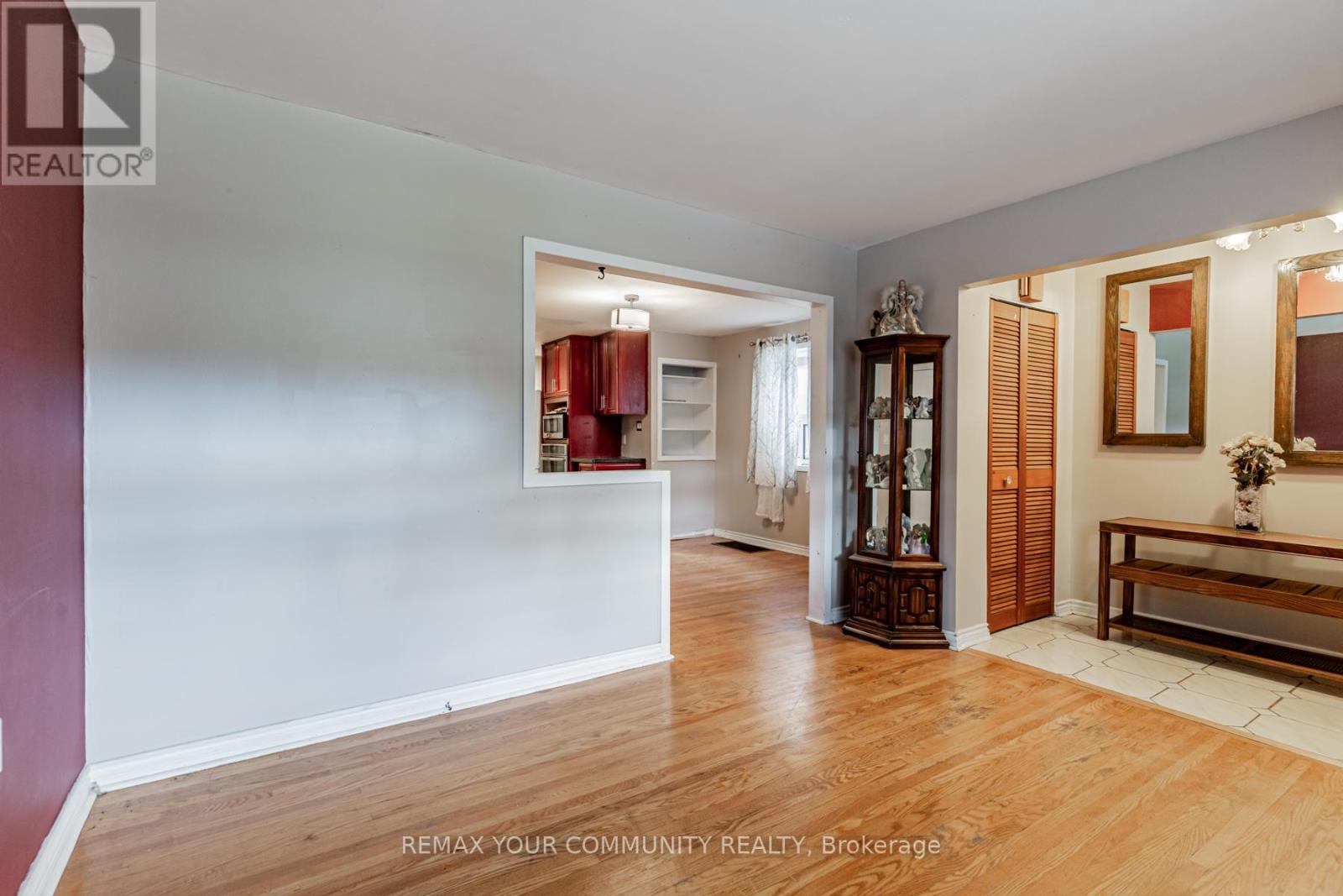 48 Cayuga Avenue, Toronto, Ontario  M6N 2G1 - Photo 11 - W13445804
