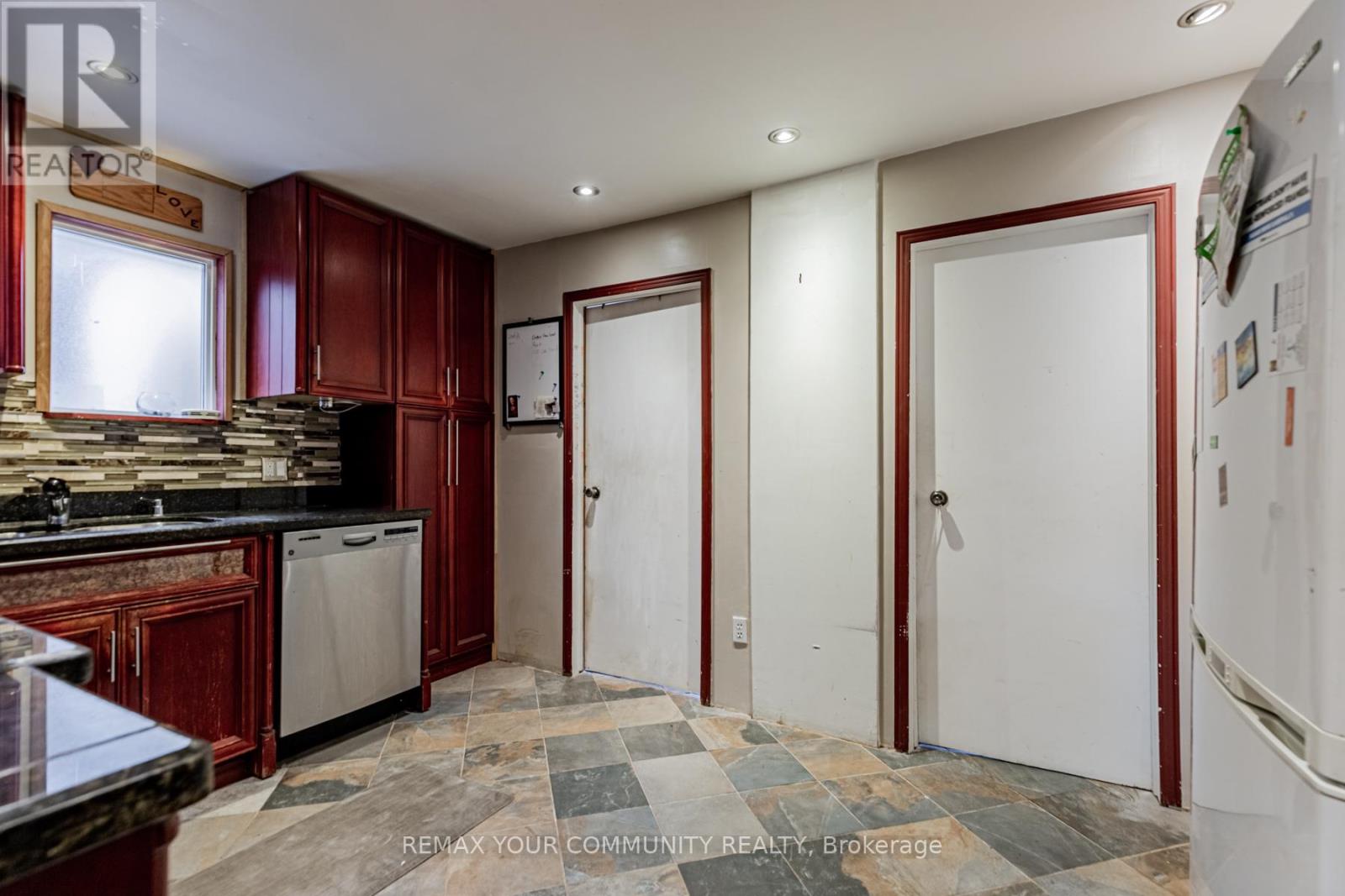 48 Cayuga Avenue, Toronto, Ontario  M6N 2G1 - Photo 12 - W13445804