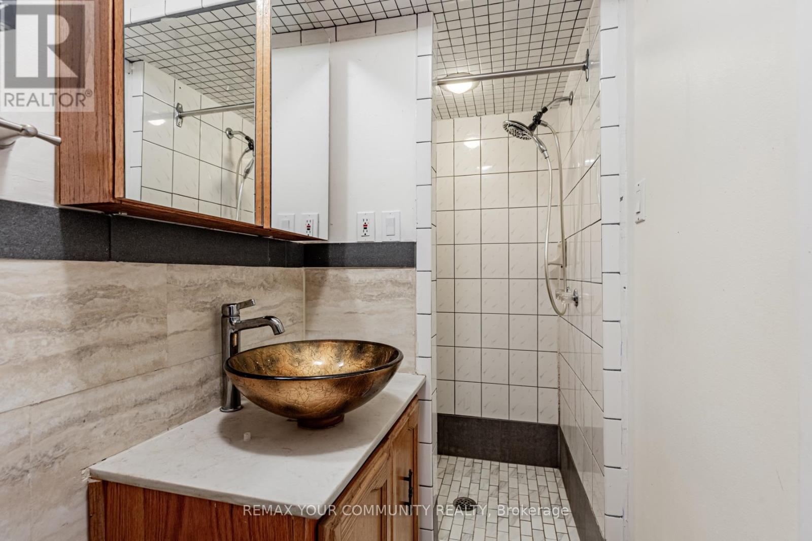 48 Cayuga Avenue, Toronto, Ontario  M6N 2G1 - Photo 14 - W13445804
