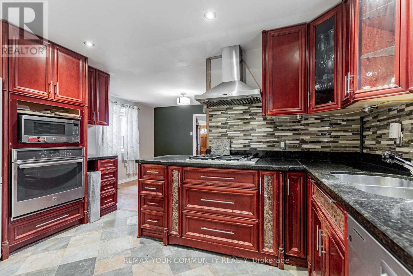 48 Cayuga Avenue, Toronto, Ontario  M6N 2G1 - Photo 15 - W13445804