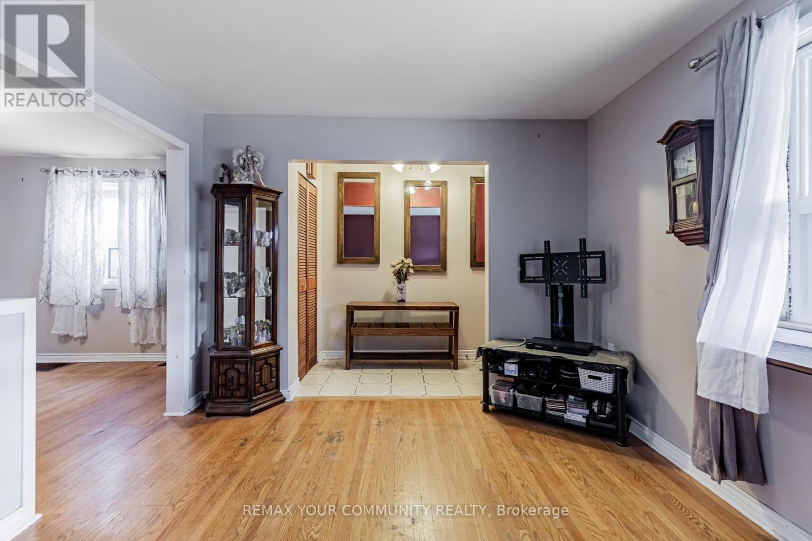 48 Cayuga Avenue, Toronto, Ontario  M6N 2G1 - Photo 7 - W13445804