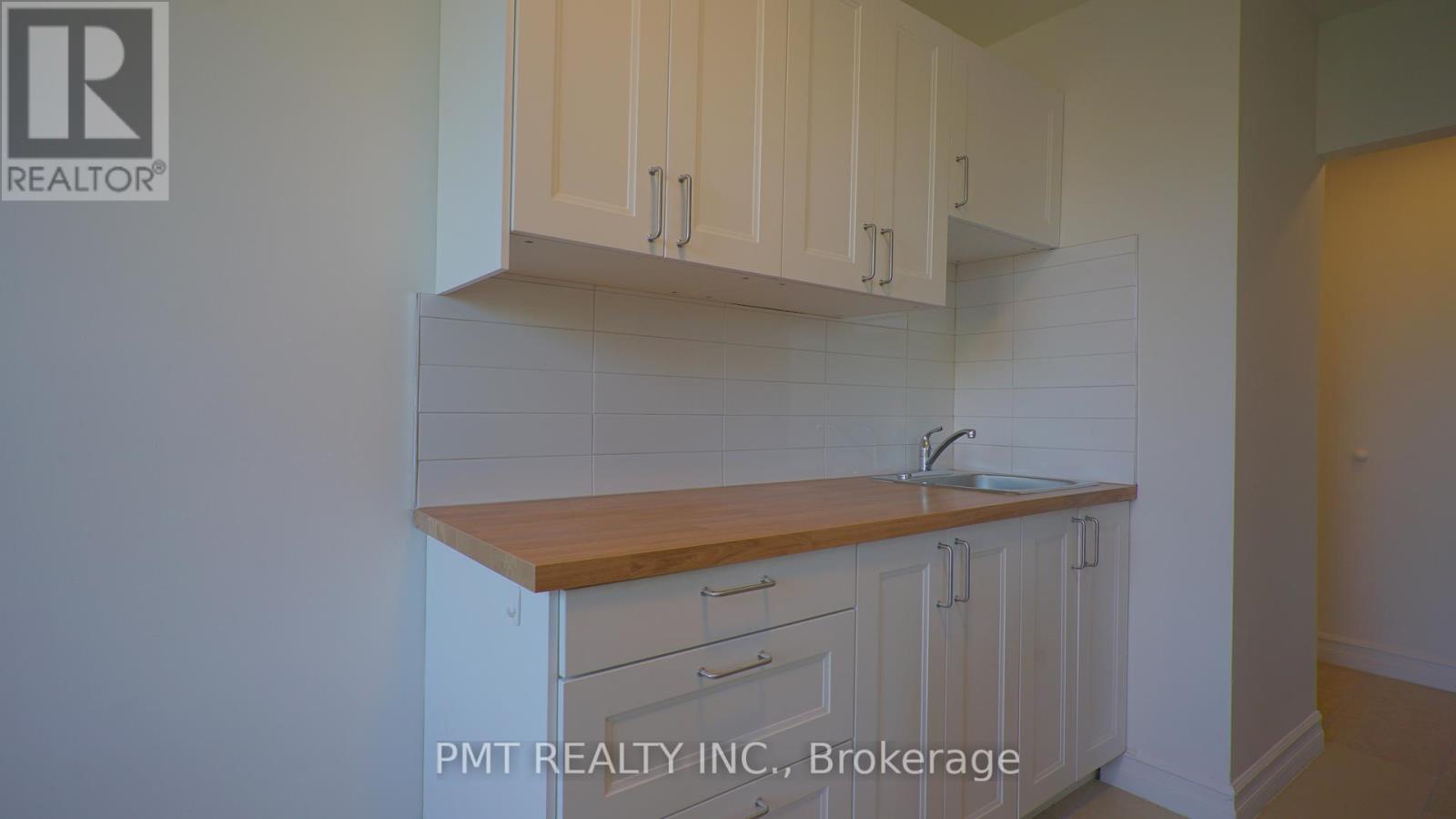 7 - 137 Brookhaven Drive, Toronto, Ontario  M6M 4P1 - Photo 10 - W13445884
