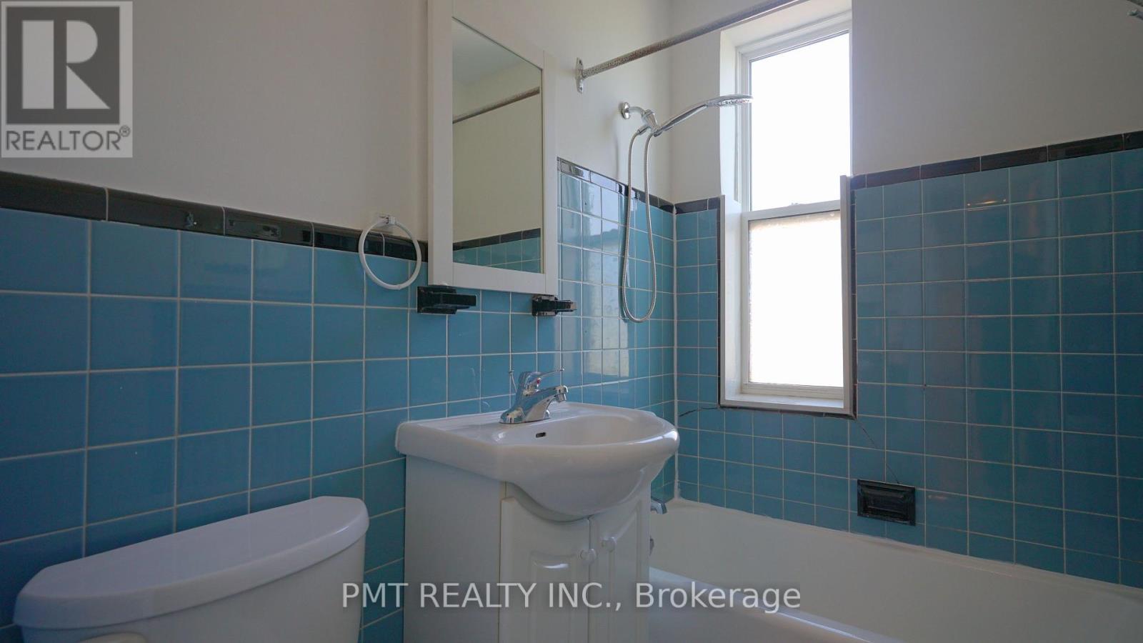 7 - 137 Brookhaven Drive, Toronto, Ontario  M6M 4P1 - Photo 17 - W13445884
