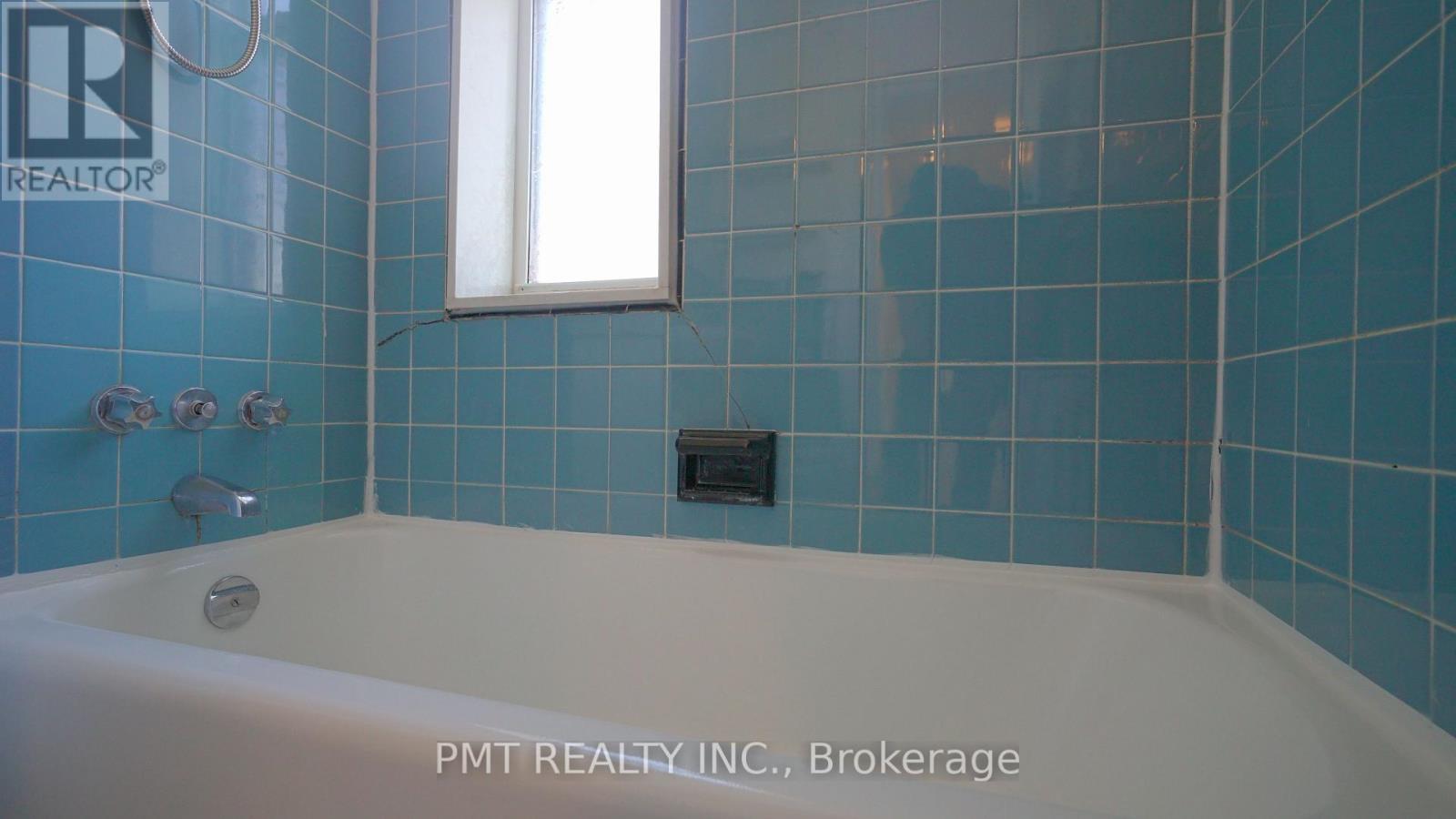 7 - 137 Brookhaven Drive, Toronto, Ontario  M6M 4P1 - Photo 27 - W13445884