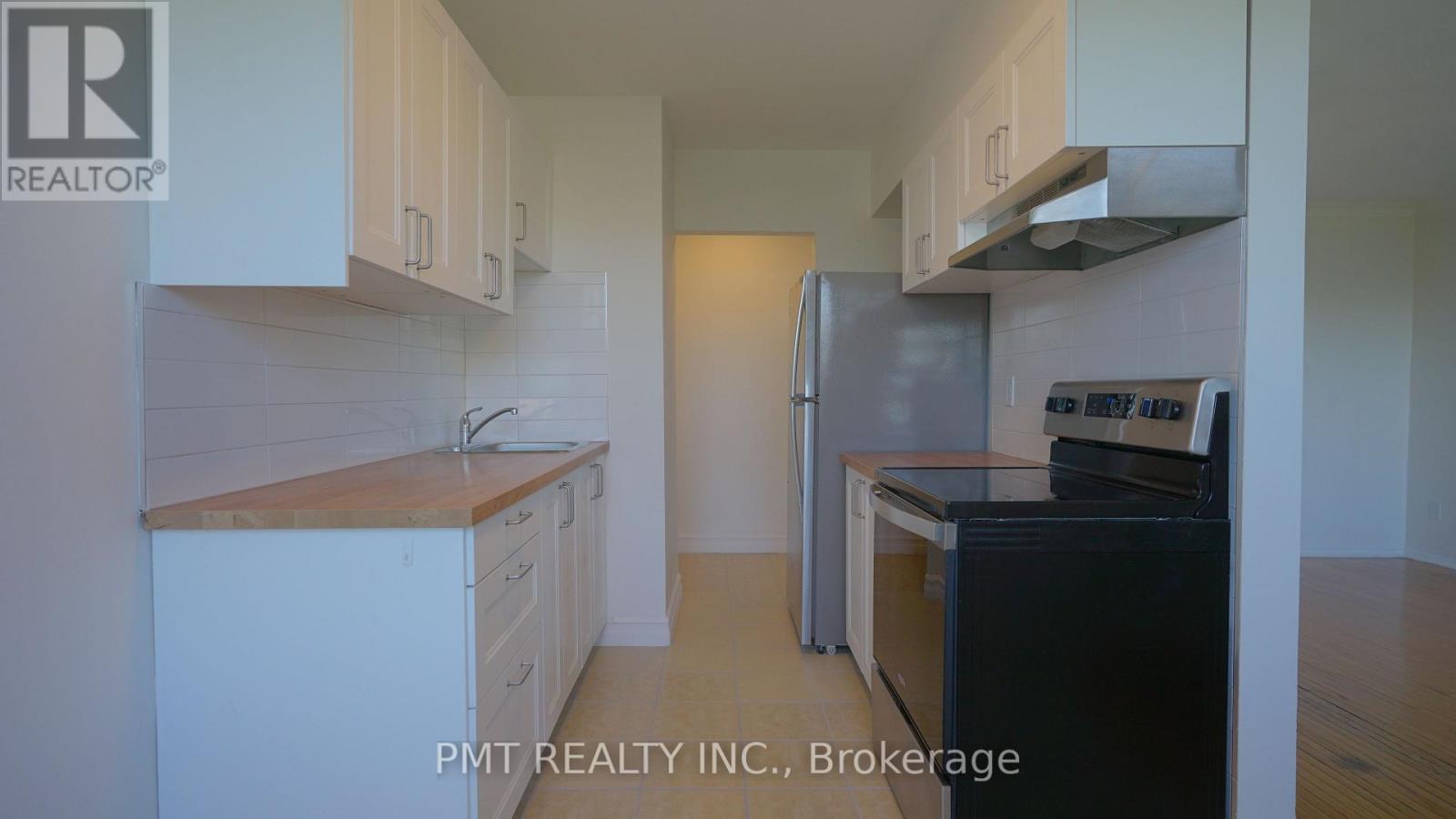 7 - 137 Brookhaven Drive, Toronto, Ontario  M6M 4P1 - Photo 7 - W13445884