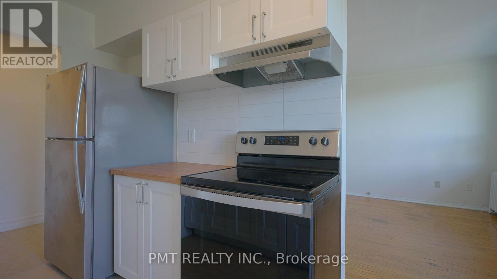 7 - 137 Brookhaven Drive, Toronto, Ontario  M6M 4P1 - Photo 9 - W13445884