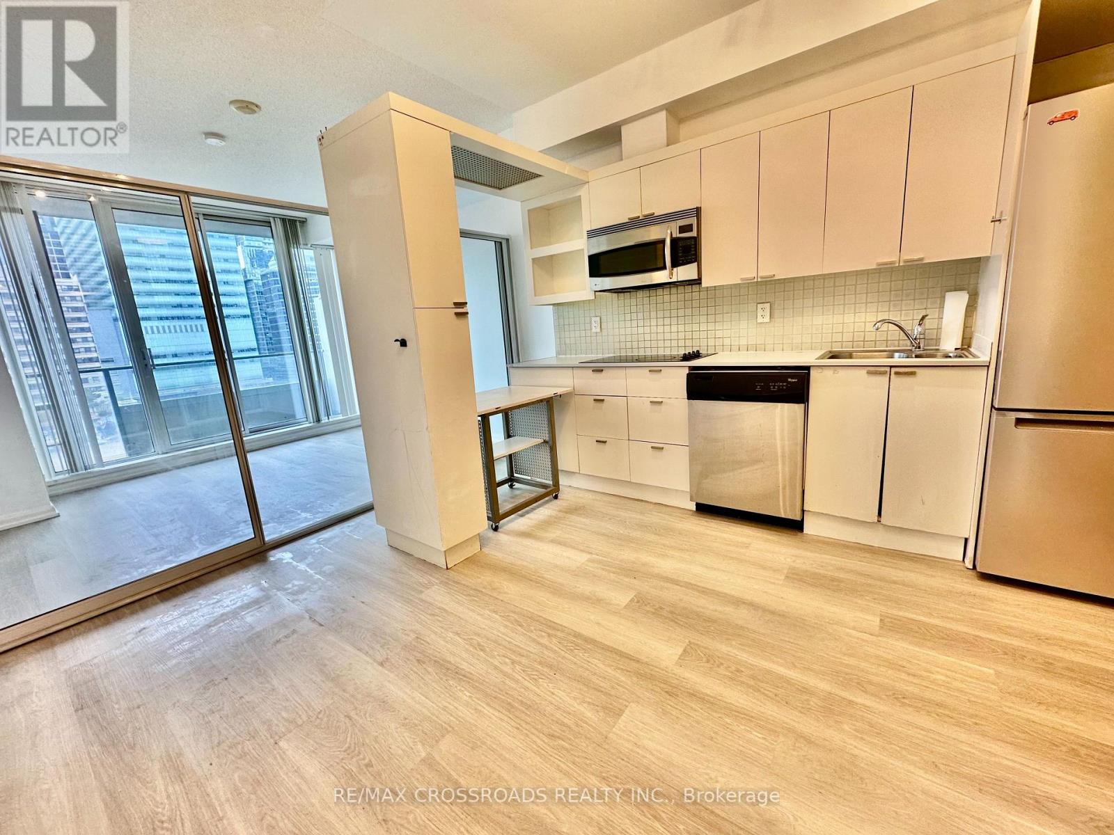 1530 - 111 Elizabeth Street, Toronto, Ontario  M5G 1P7 - Photo 3 - C13446022