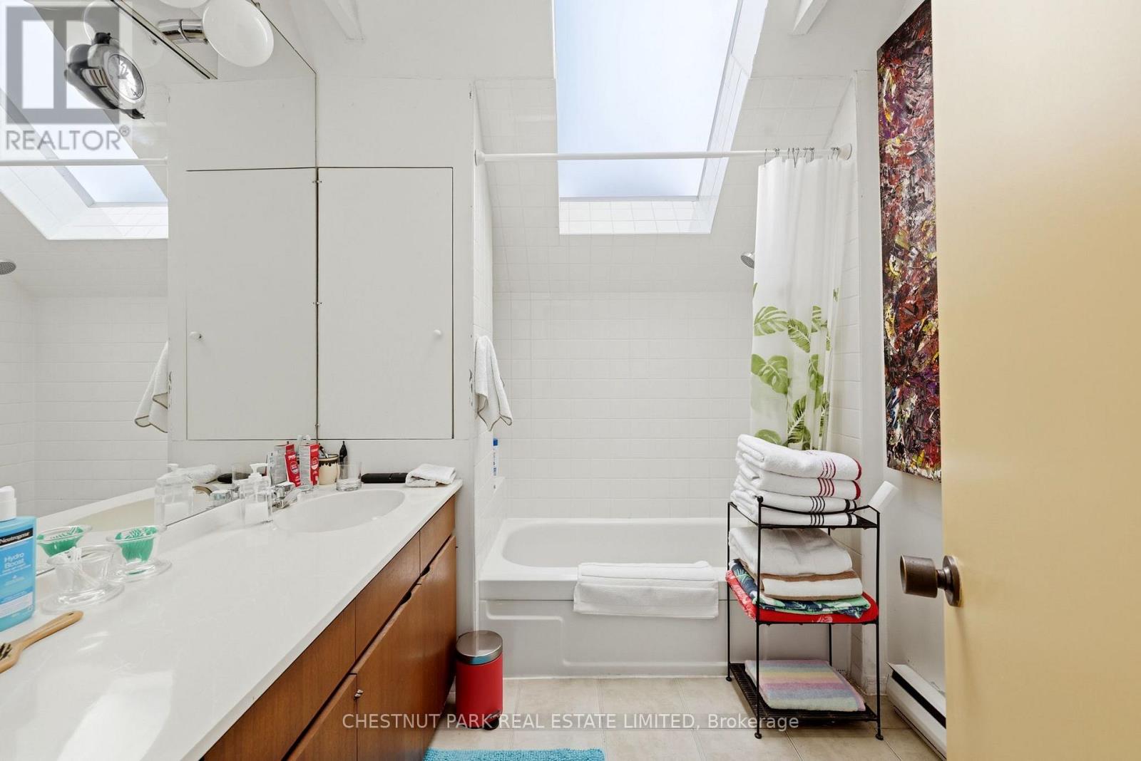 490 Summerhill Avenue, Toronto, Ontario  M4W 2E5 - Photo 29 - C13446044