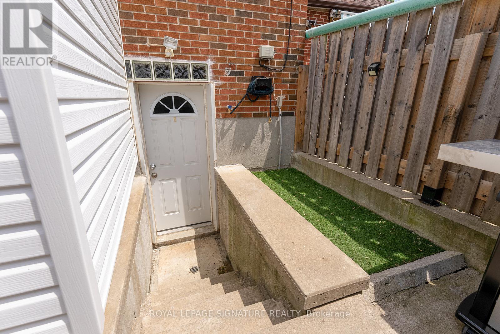 Lower - 502 Westmount Avenue, Toronto, Ontario  M6E 3N5 - Photo 16 - C13446290