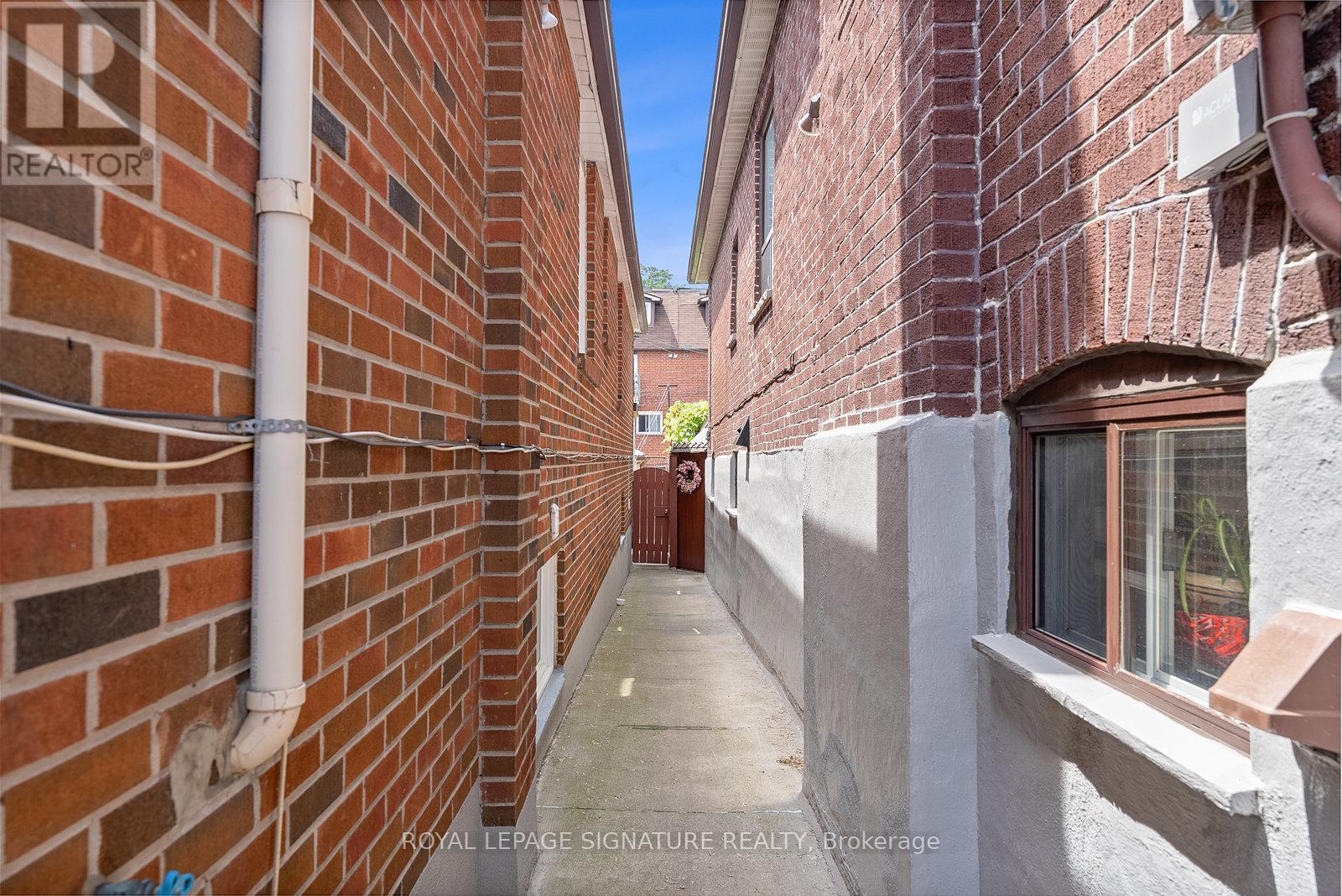 Lower - 502 Westmount Avenue, Toronto, Ontario  M6E 3N5 - Photo 17 - C13446290