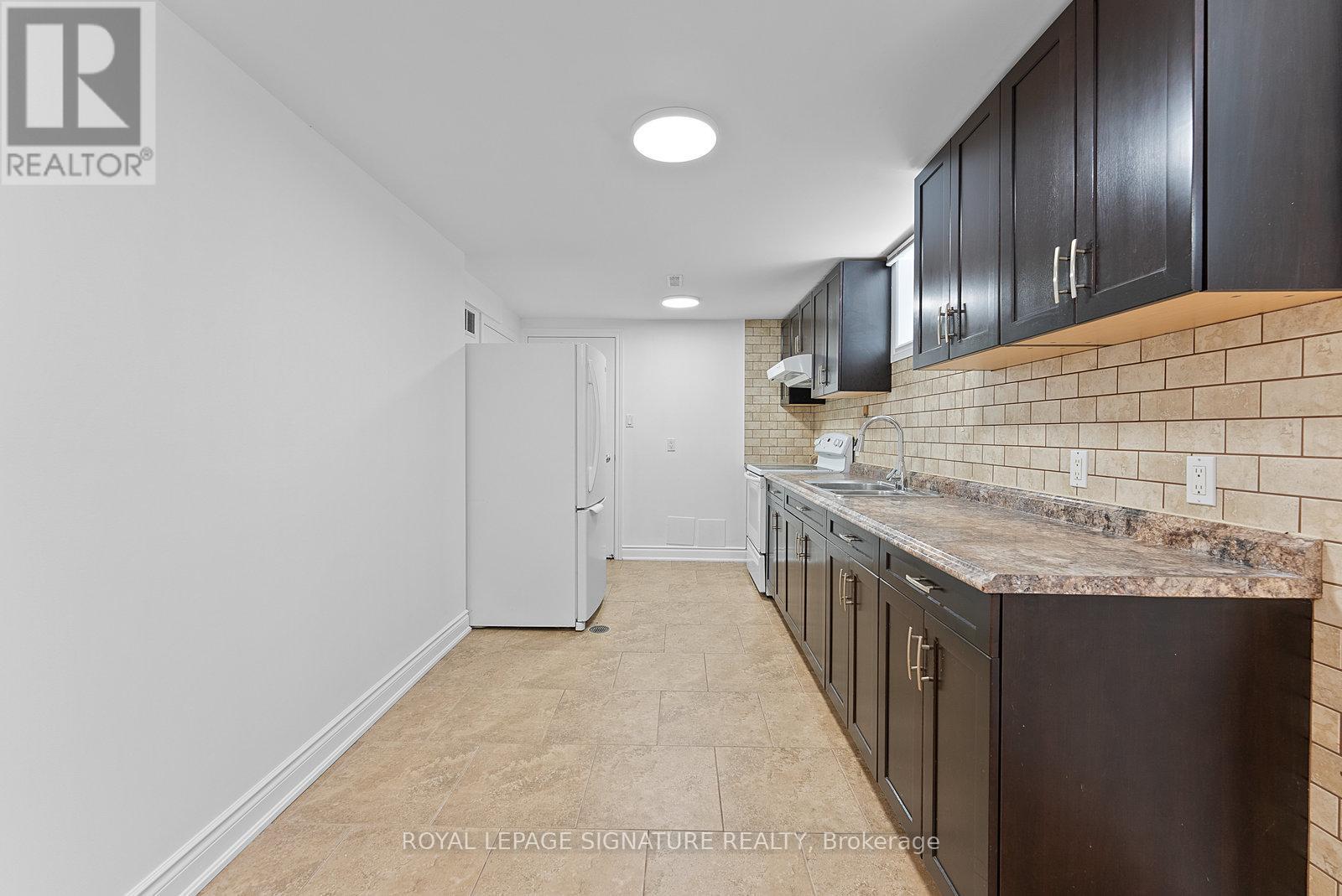 Lower - 502 Westmount Avenue, Toronto, Ontario  M6E 3N5 - Photo 7 - C13446290