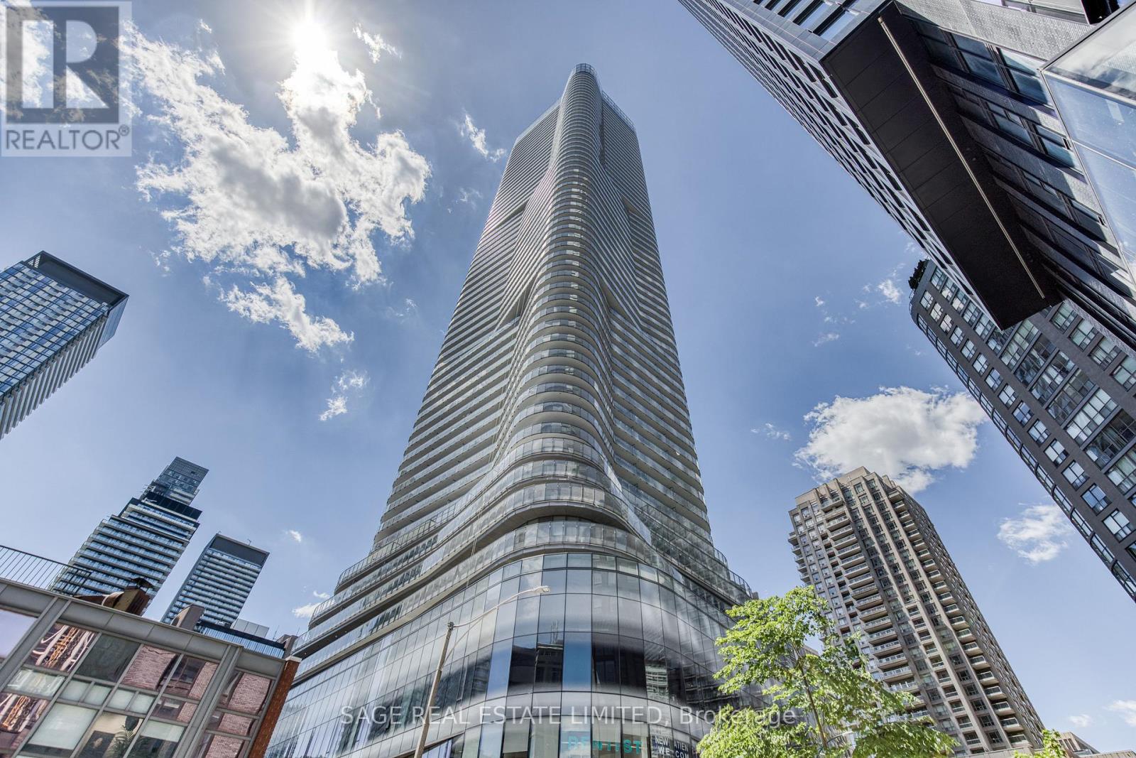 2613 - 11 WELLESLEY STREET W, Toronto, Ontario