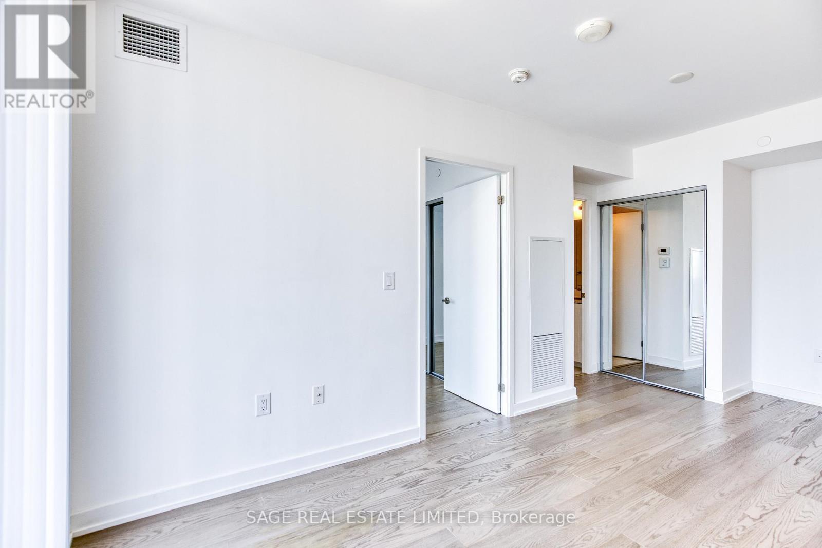 2613 - 11 Wellesley Street W, Toronto, Ontario  M4Y 0G4 - Photo 10 - C13446296