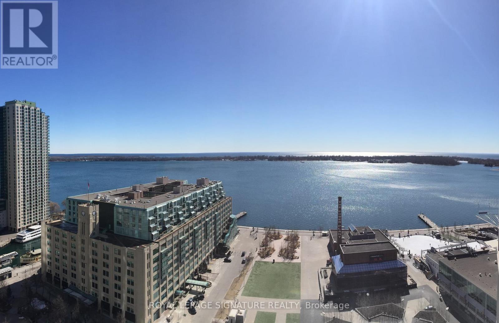 2303 - 218 QUEENS QUAY, Toronto, Ontario