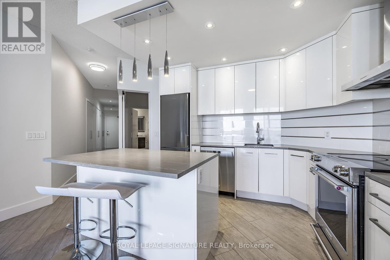 2303 - 218 Queens Quay, Toronto, Ontario  M5J 2Y6 - Photo 10 - C13446320