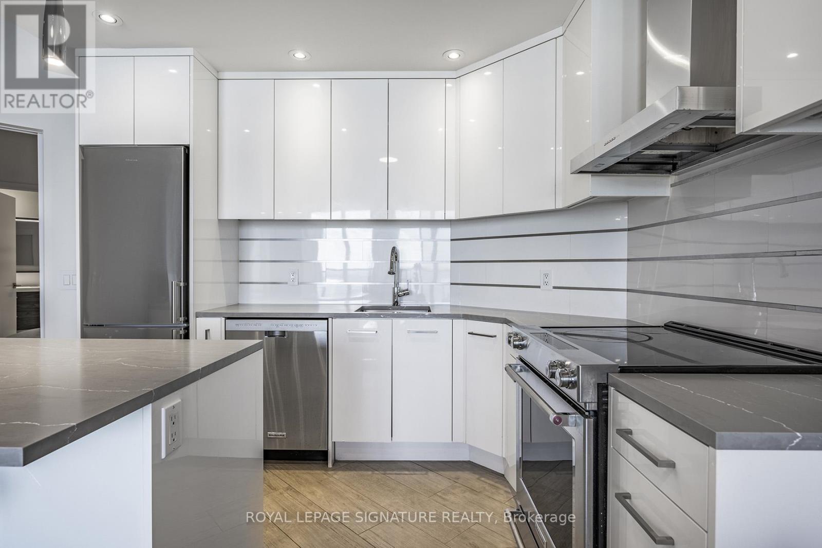 2303 - 218 Queens Quay, Toronto, Ontario  M5J 2Y6 - Photo 12 - C13446320