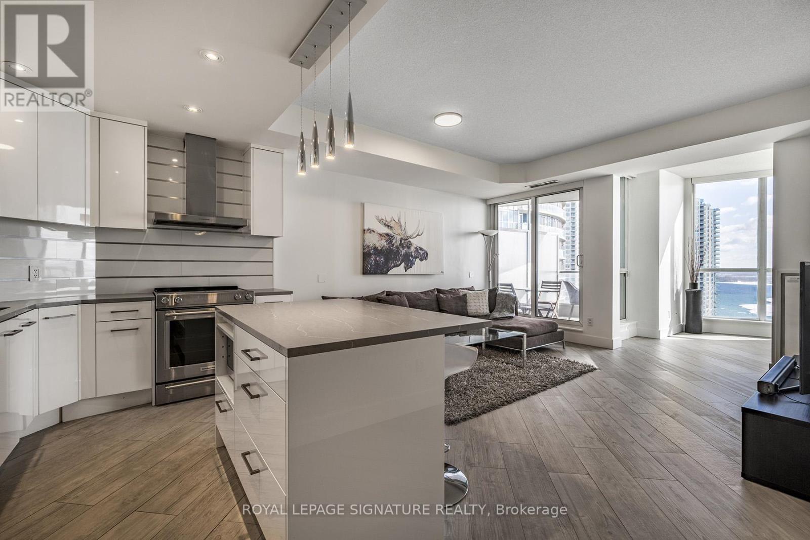 2303 - 218 Queens Quay, Toronto, Ontario  M5J 2Y6 - Photo 13 - C13446320