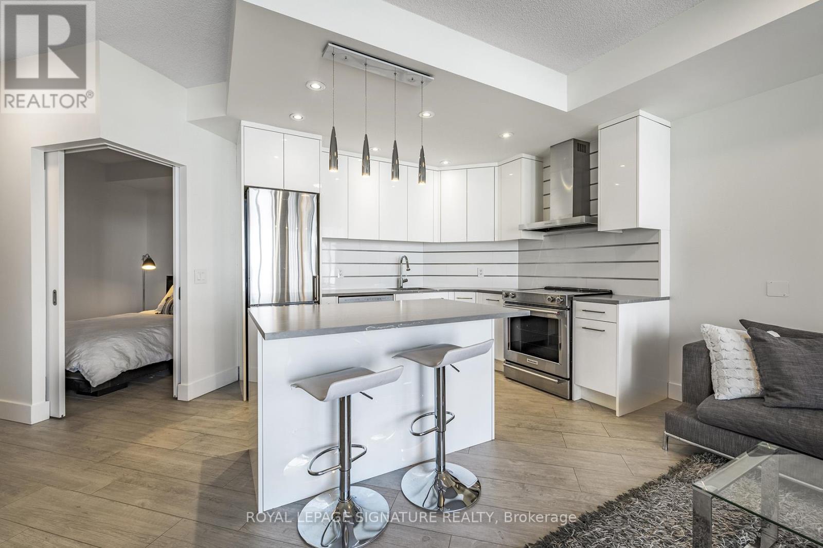 2303 - 218 Queens Quay, Toronto, Ontario  M5J 2Y6 - Photo 8 - C13446320