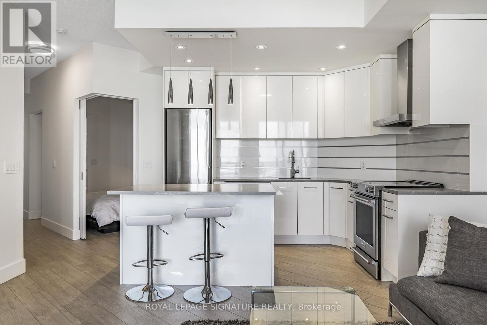 2303 - 218 Queens Quay, Toronto, Ontario  M5J 2Y6 - Photo 9 - C13446320