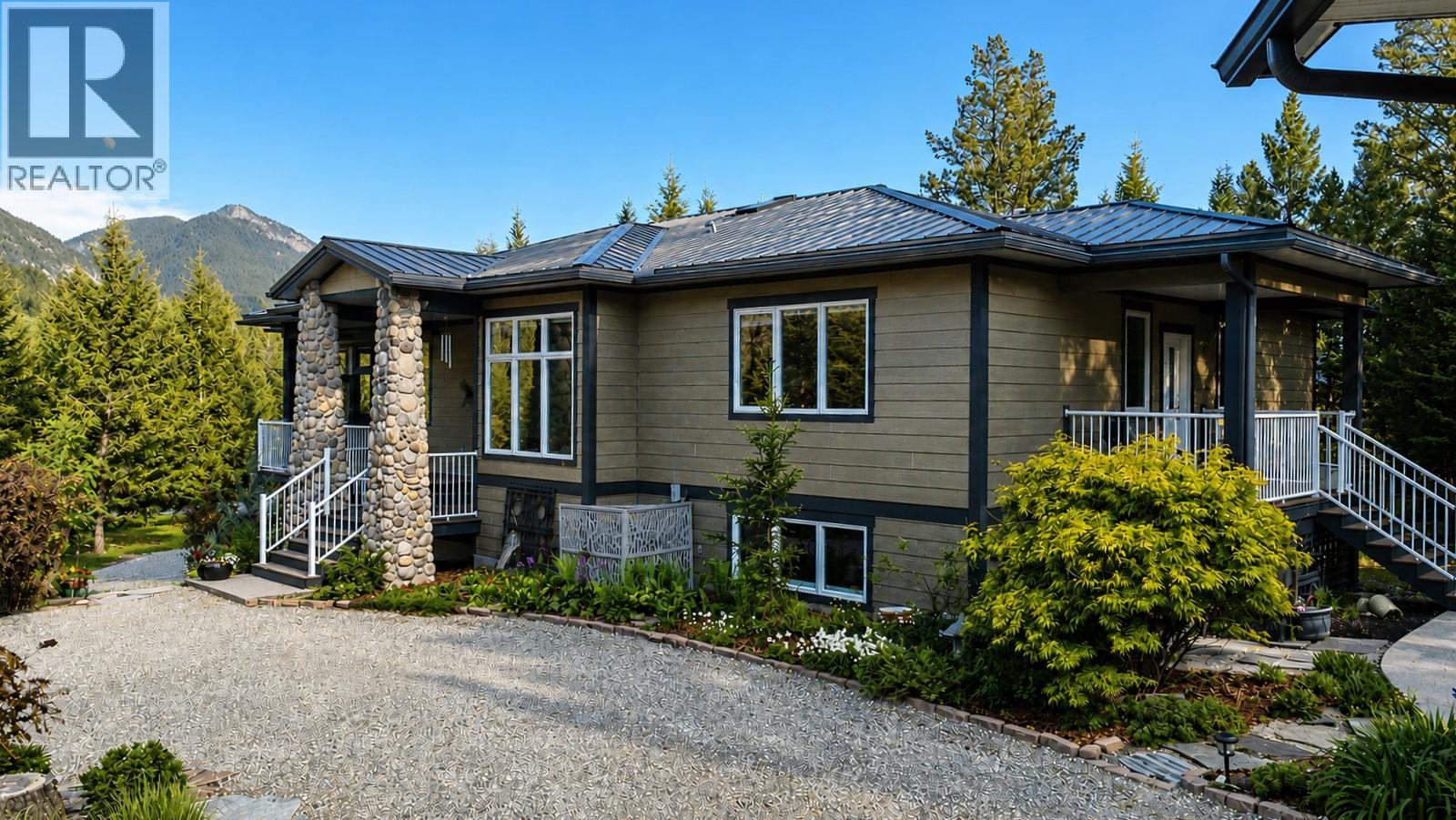 9395 Pinto Road, Invermere, British Columbia  V0A 1K2 - Photo 2 - 10389563
