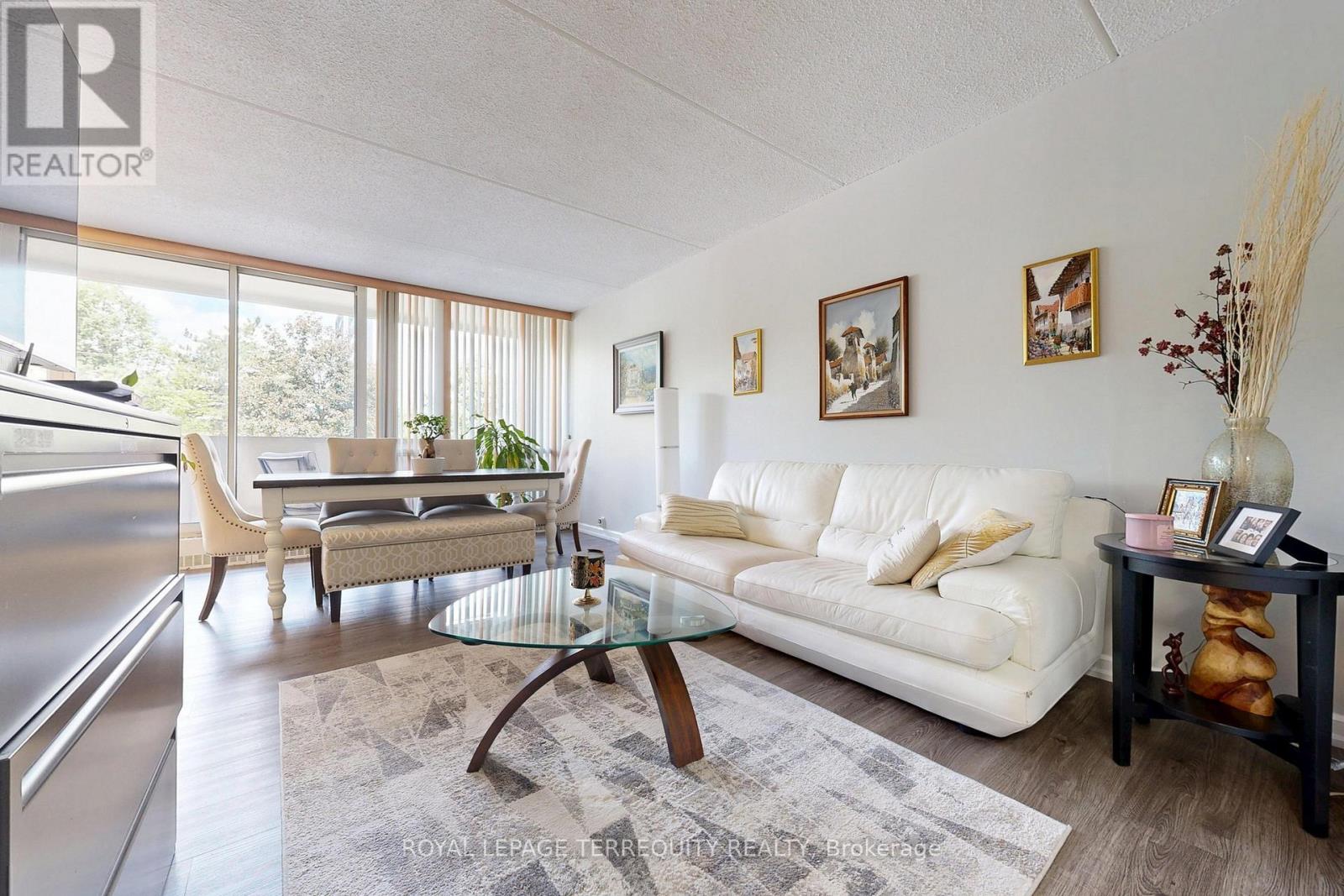 212 - 2 GLAMORGAN AVENUE, Toronto, Ontario
