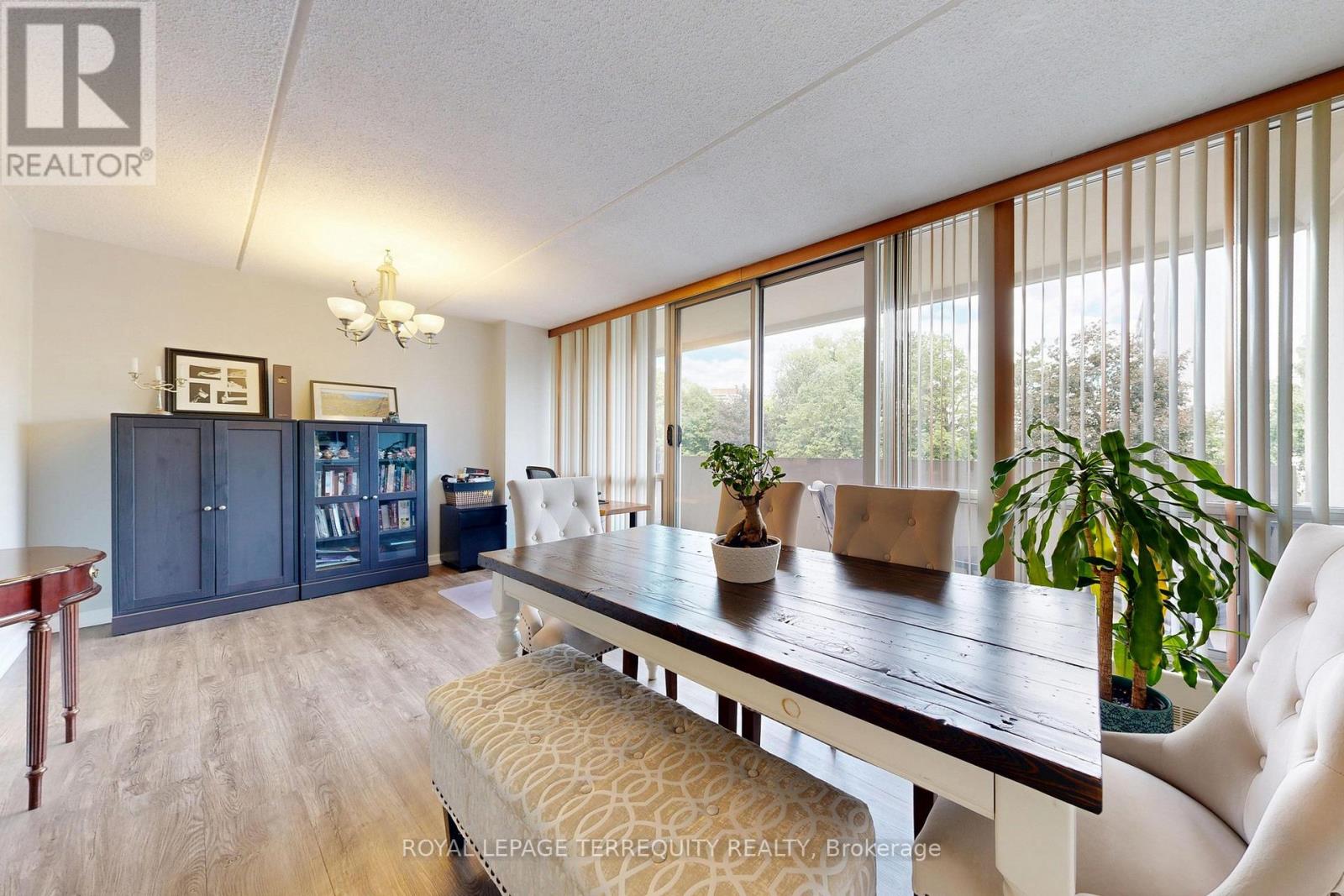 212 - 2 Glamorgan Avenue, Toronto, Ontario  M1P 2M8 - Photo 11 - E13446042