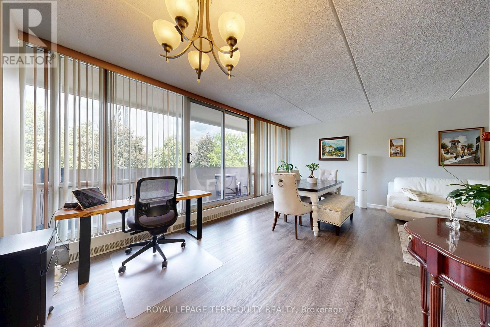 212 - 2 Glamorgan Avenue, Toronto, Ontario  M1P 2M8 - Photo 12 - E13446042