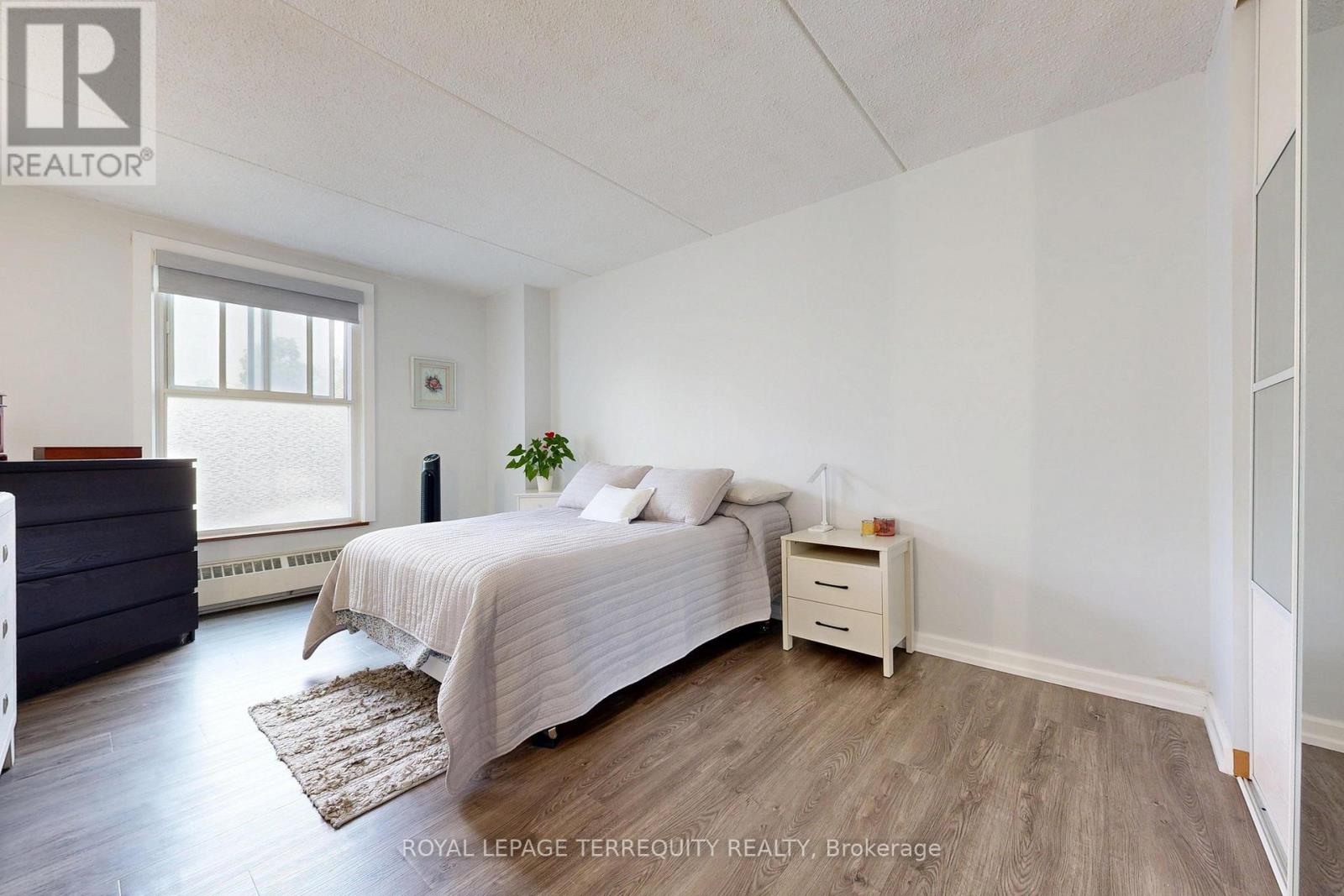212 - 2 Glamorgan Avenue, Toronto, Ontario  M1P 2M8 - Photo 17 - E13446042