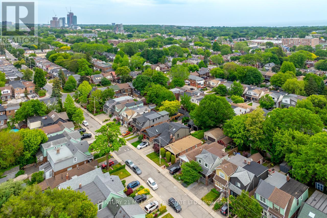 137 Springdale Boulevard, Toronto, Ontario  M4J 1W8 - Photo 35 - E13446064